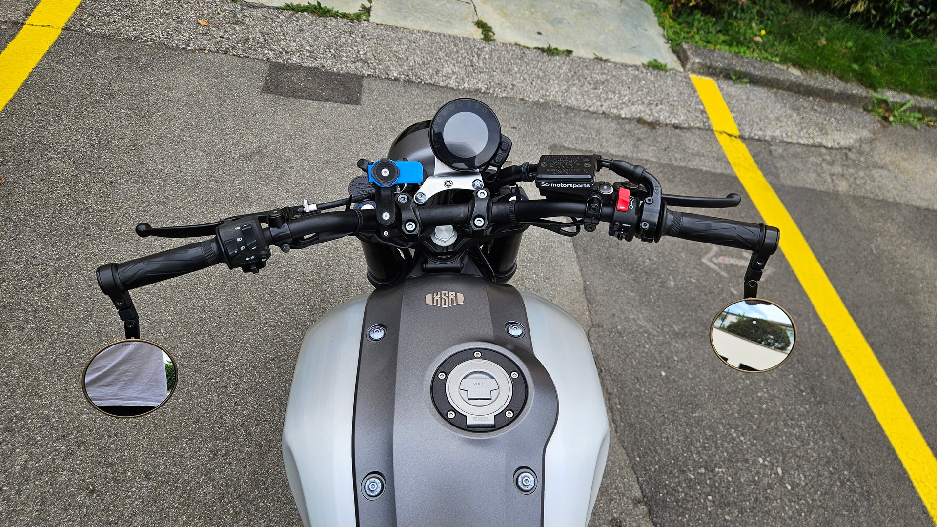 YAMAHA XSR 900-image-4