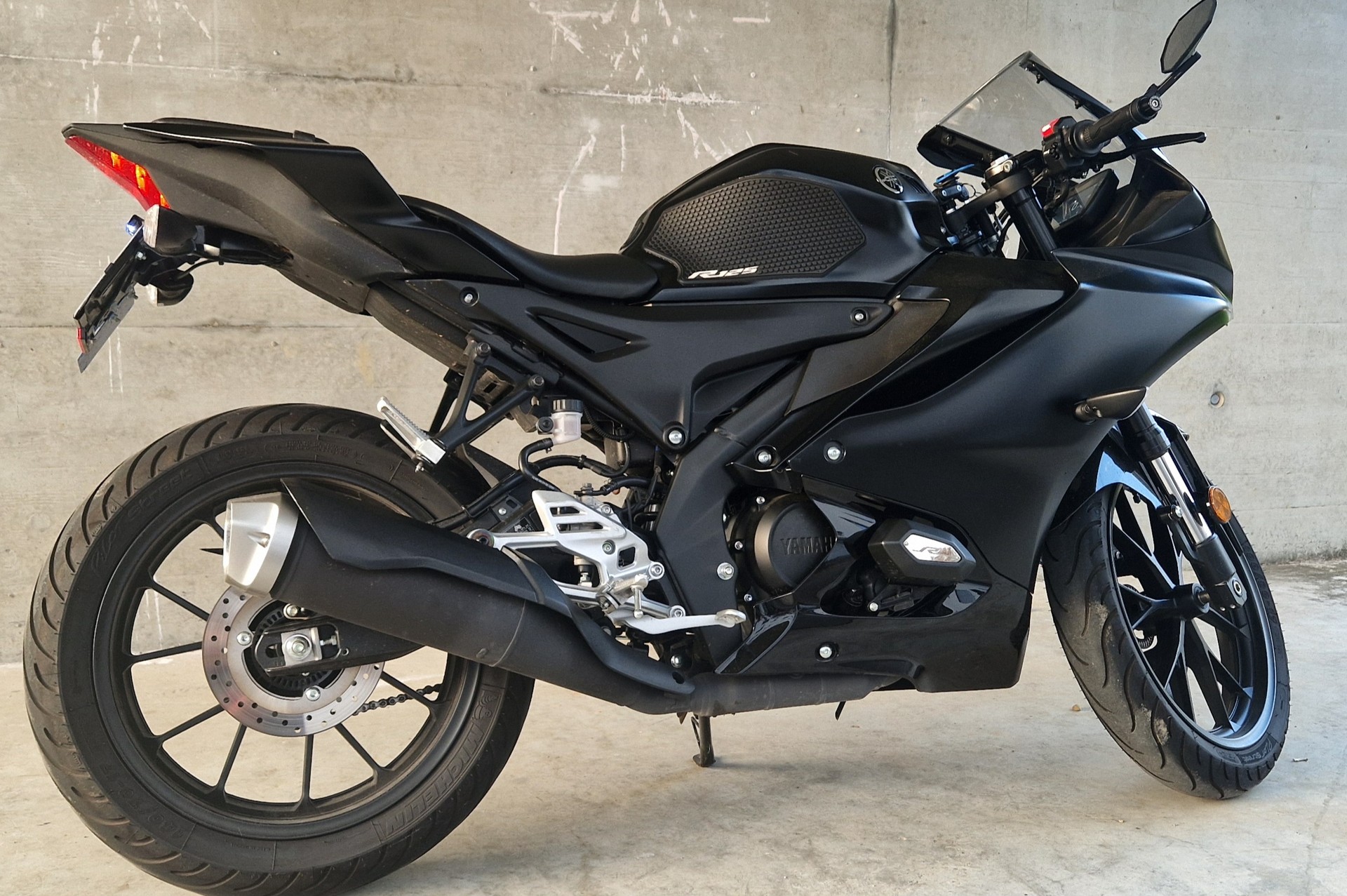 YAMAHA YZF-R 125 ABS-image-6