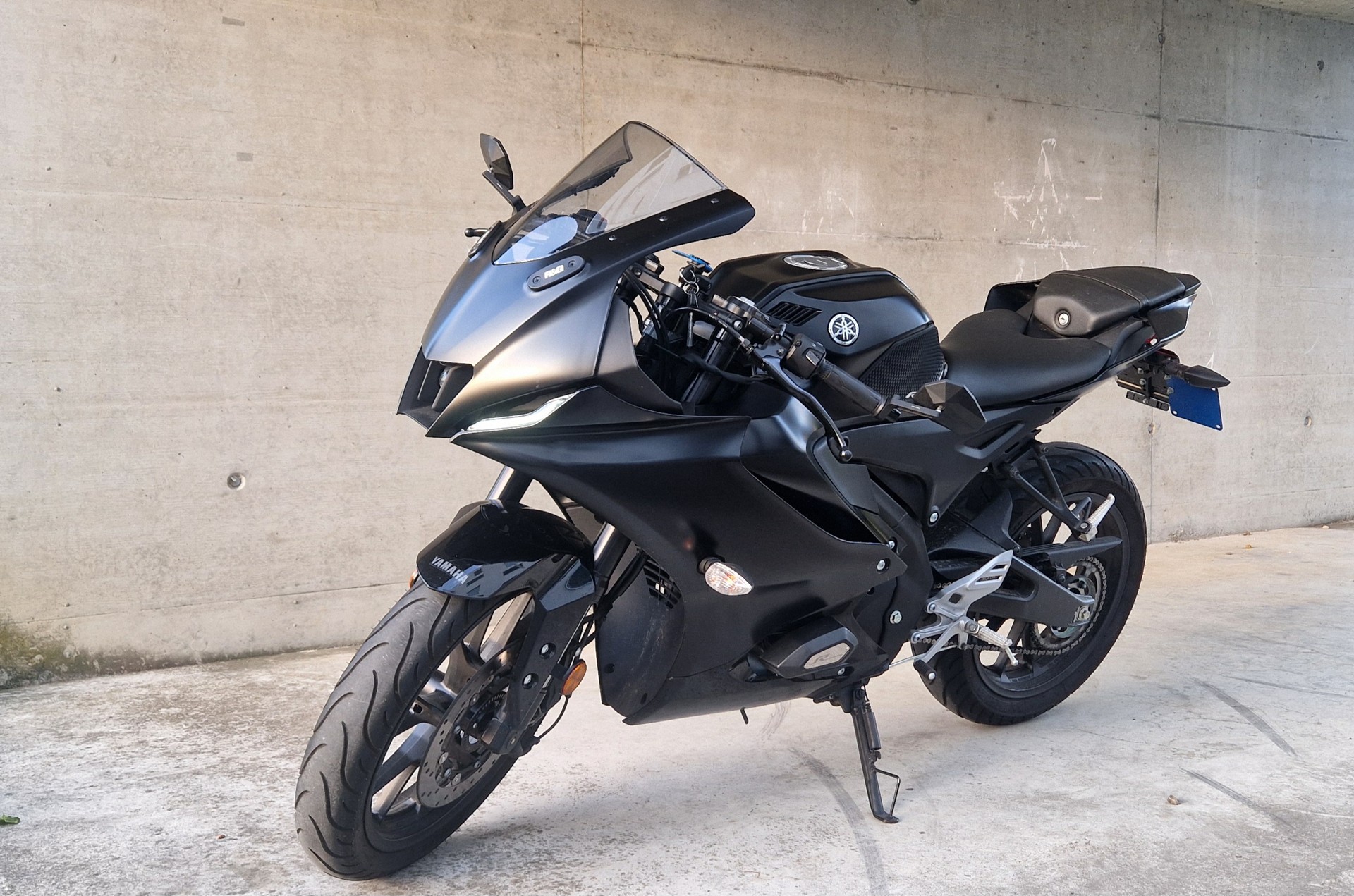 YAMAHA YZF-R 125 ABS-image-2