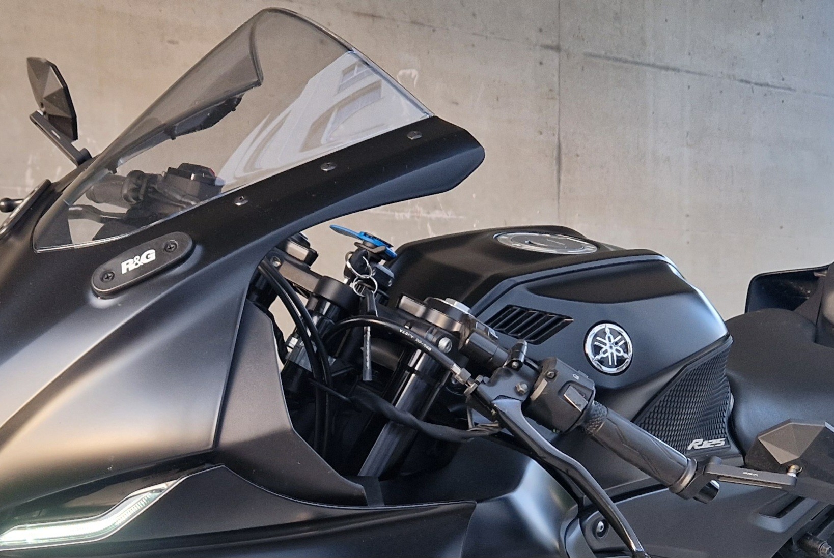 YAMAHA YZF-R 125 ABS-image-11