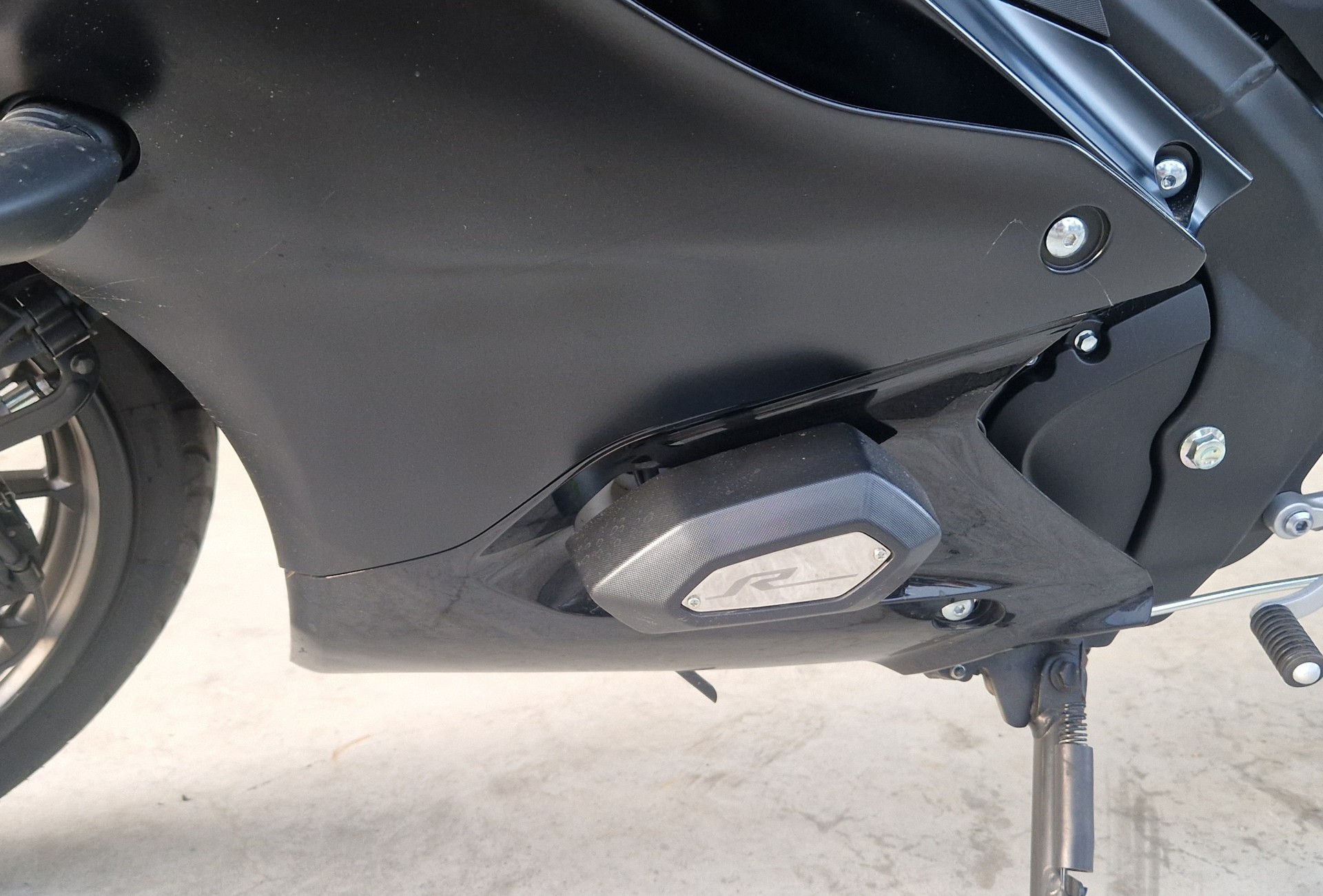 YAMAHA YZF-R 125 ABS-image-9