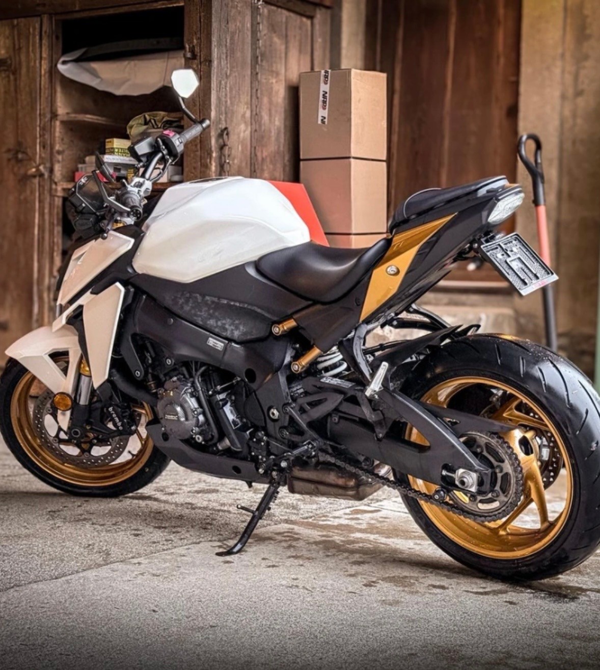 SUZUKI GSX-S 1000-image-1