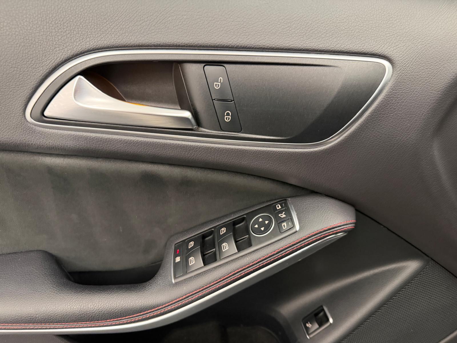 MERCEDES-BENZ GLA 220 AMG Line 4m-image-14