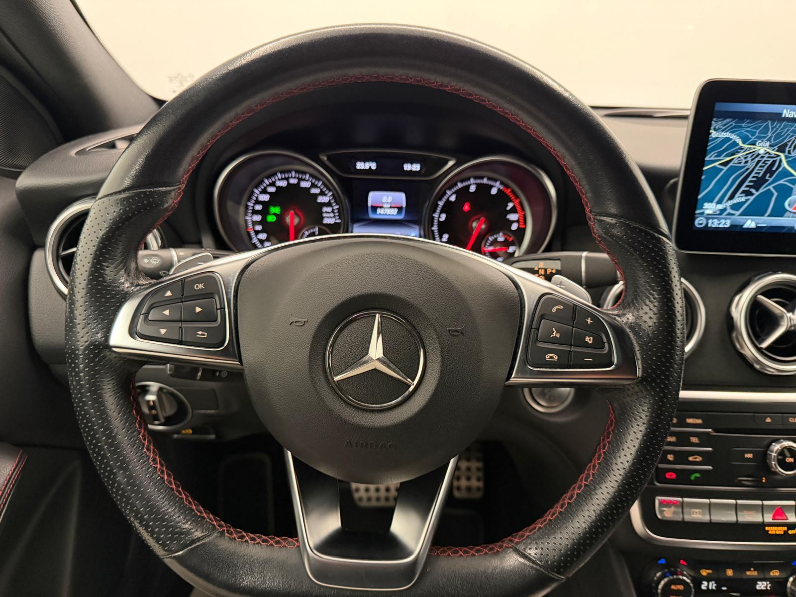 MERCEDES-BENZ GLA 220 AMG Line 4m-image-16