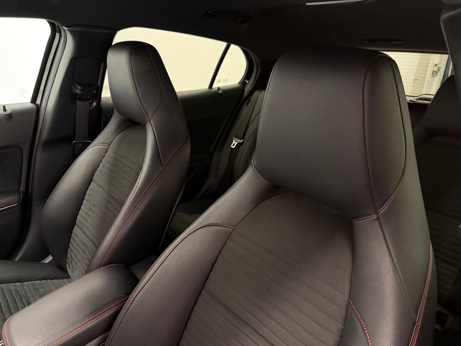 MERCEDES-BENZ GLA 220 AMG Line 4m-image-13