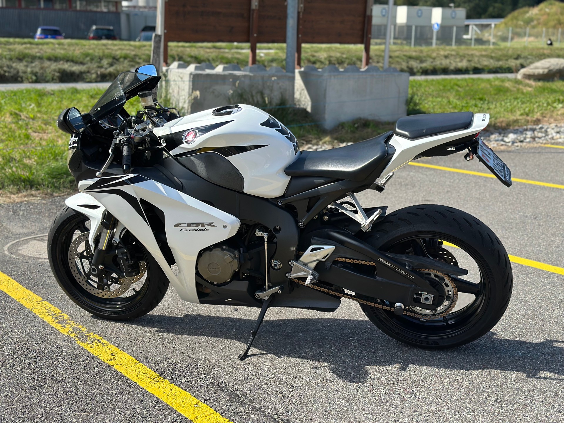 HONDA CBR 1000 RR Fireblade-image-5