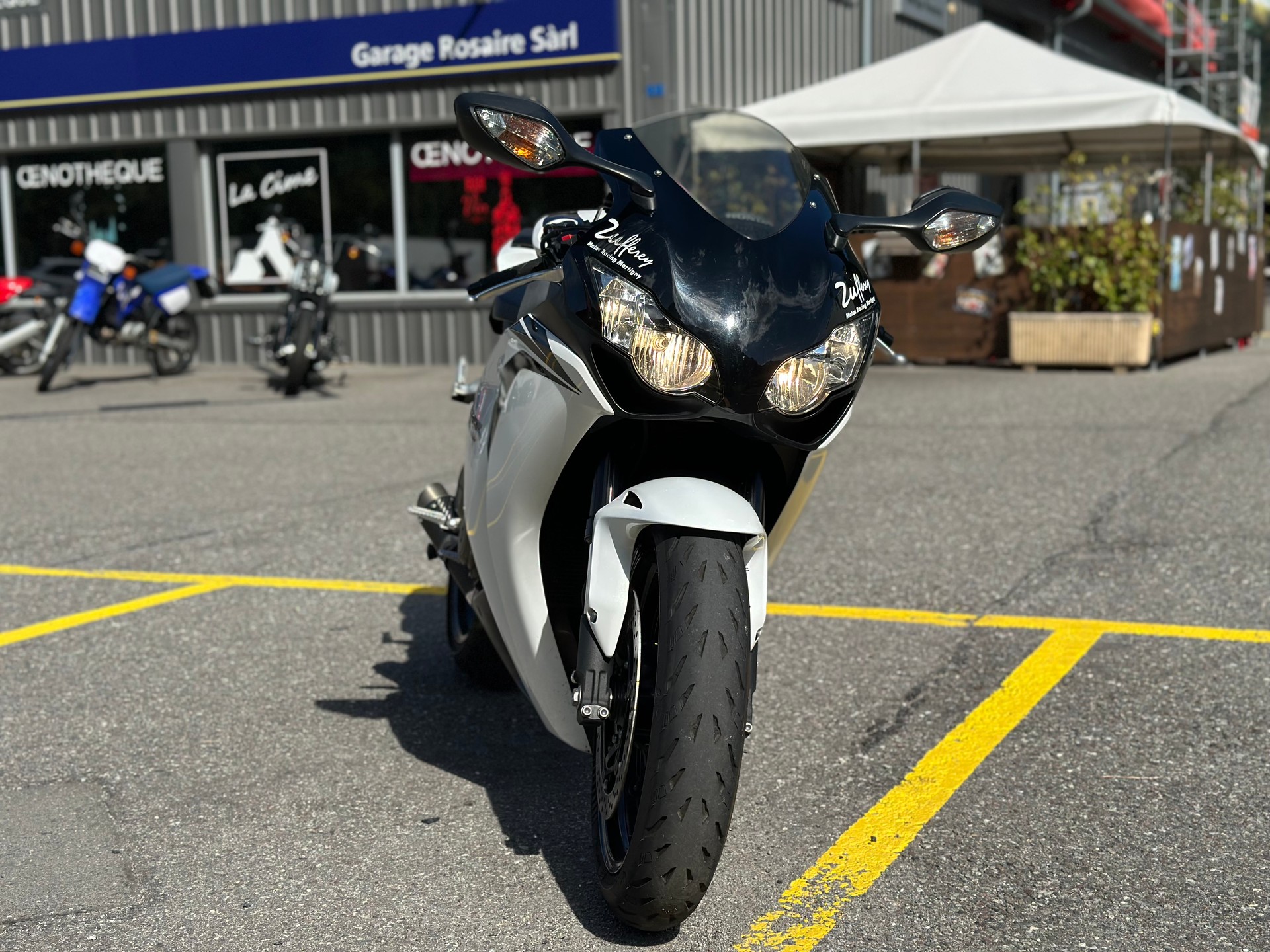 HONDA CBR 1000 RR Fireblade-image-2