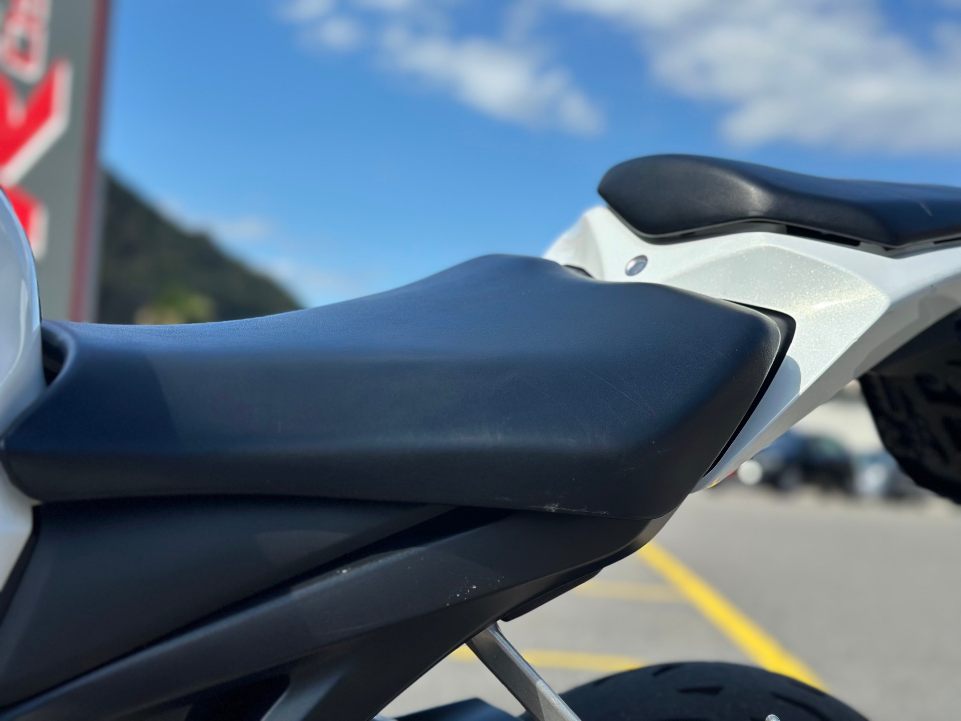 HONDA CBR 1000 RR Fireblade-image-10