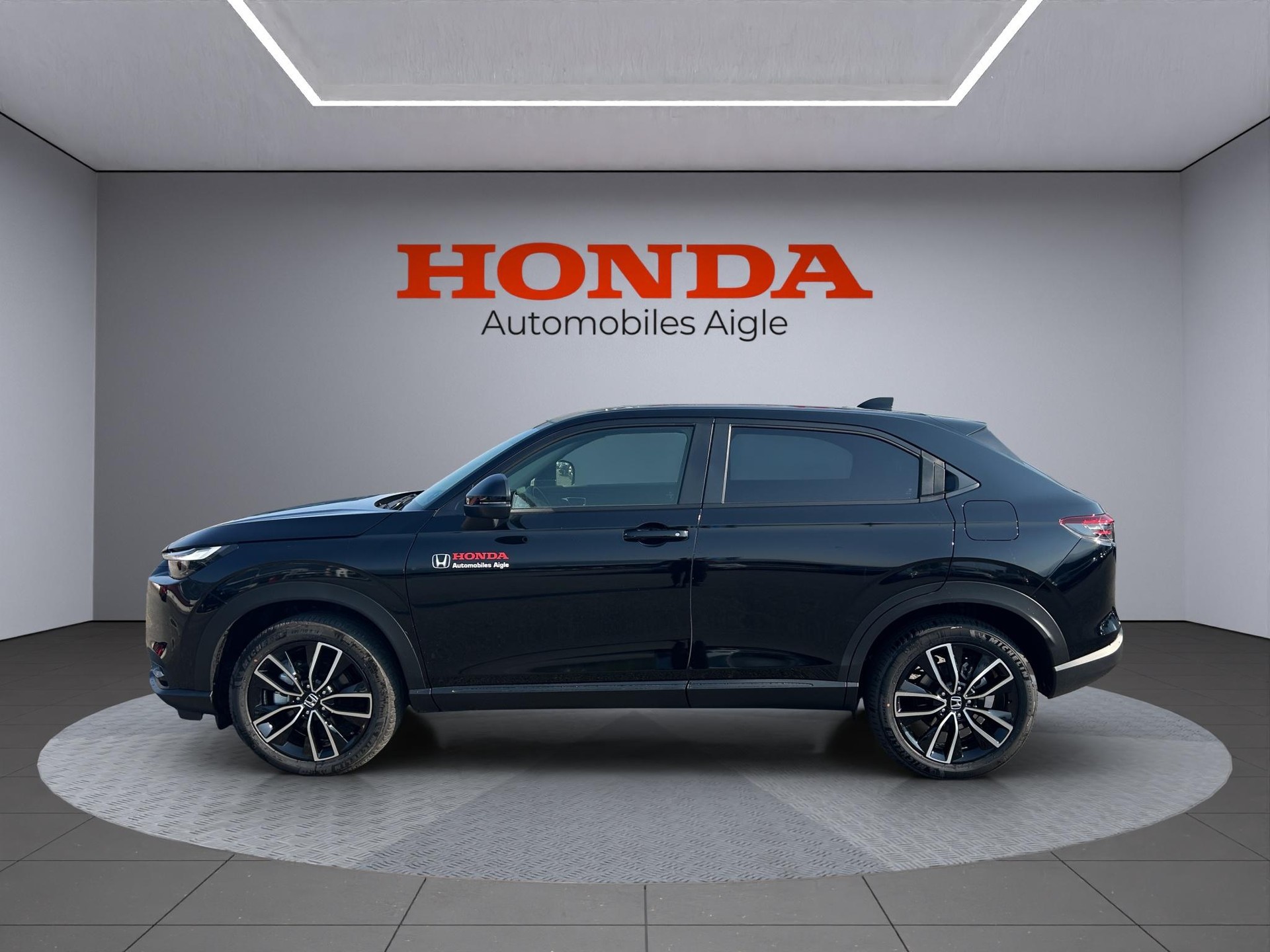HONDA HR-V 1.5 i-MMD Elegance-showroom-element-1