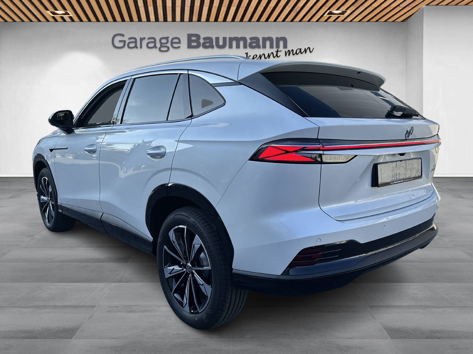 MG HS 1.5 Hybrid Luxury-showroom-element-3