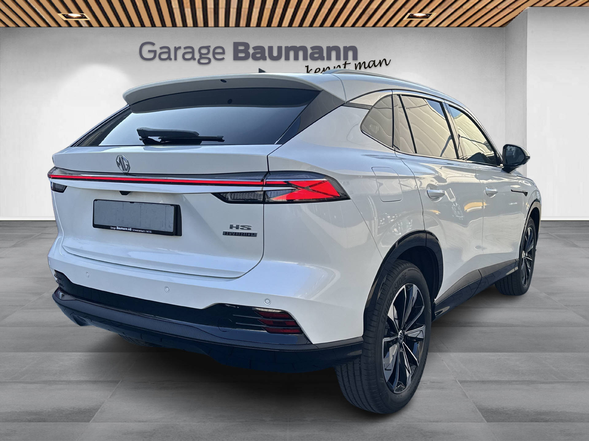 MG HS 1.5 Hybrid Luxury-showroom-element-2