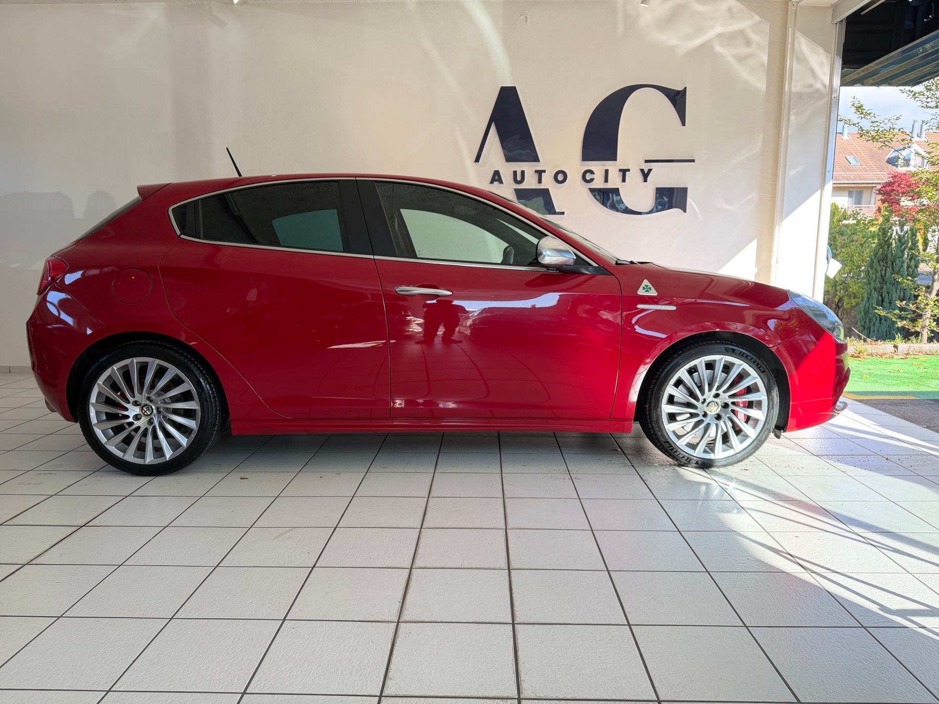 ALFA ROMEO Giulietta 1750 TBi Quadrifoglio Verde-image-2