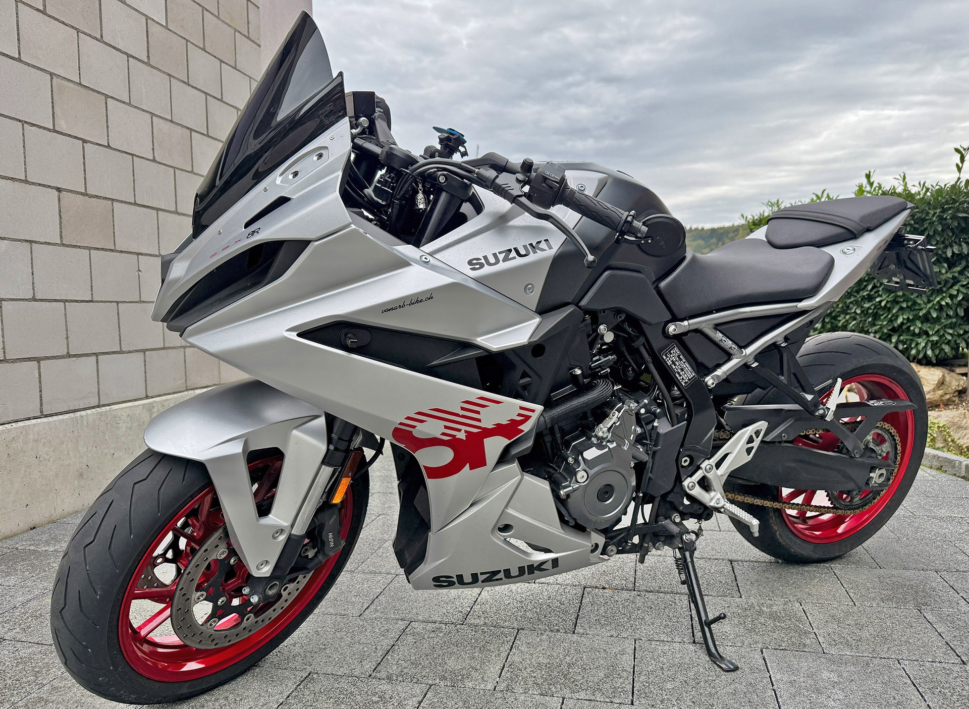 SUZUKI GSX 8 R (35kW)-image-2