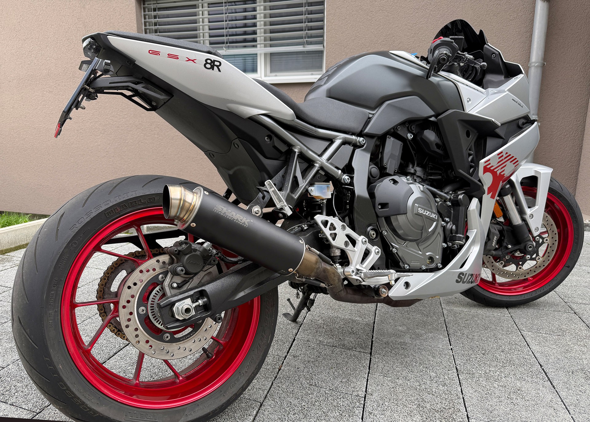 SUZUKI GSX 8 R (35kW)-image-1