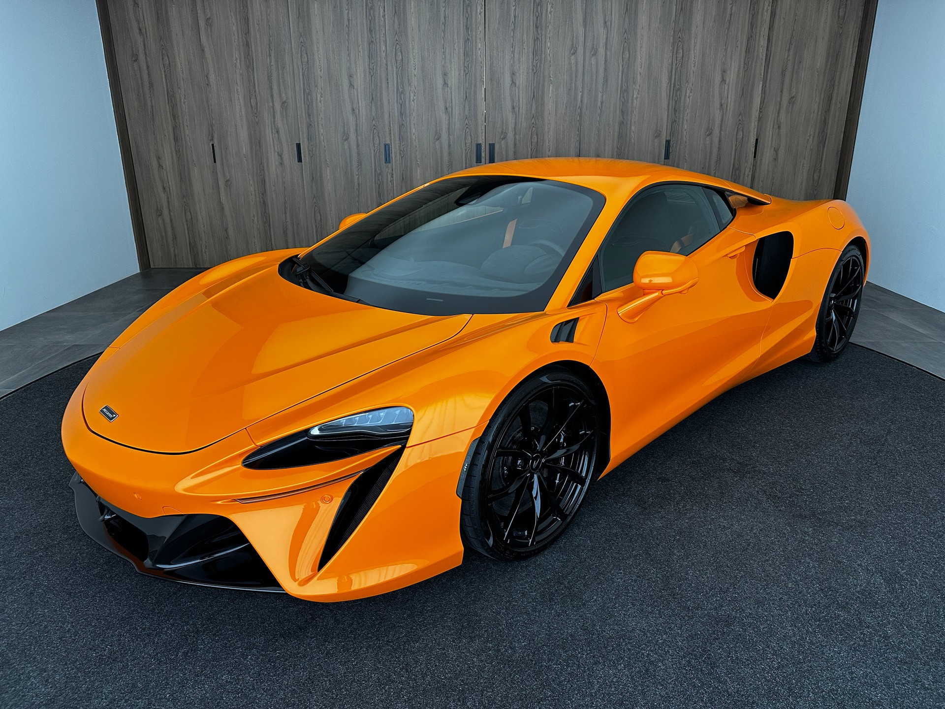 McLAREN ARTURA 3.0 V6