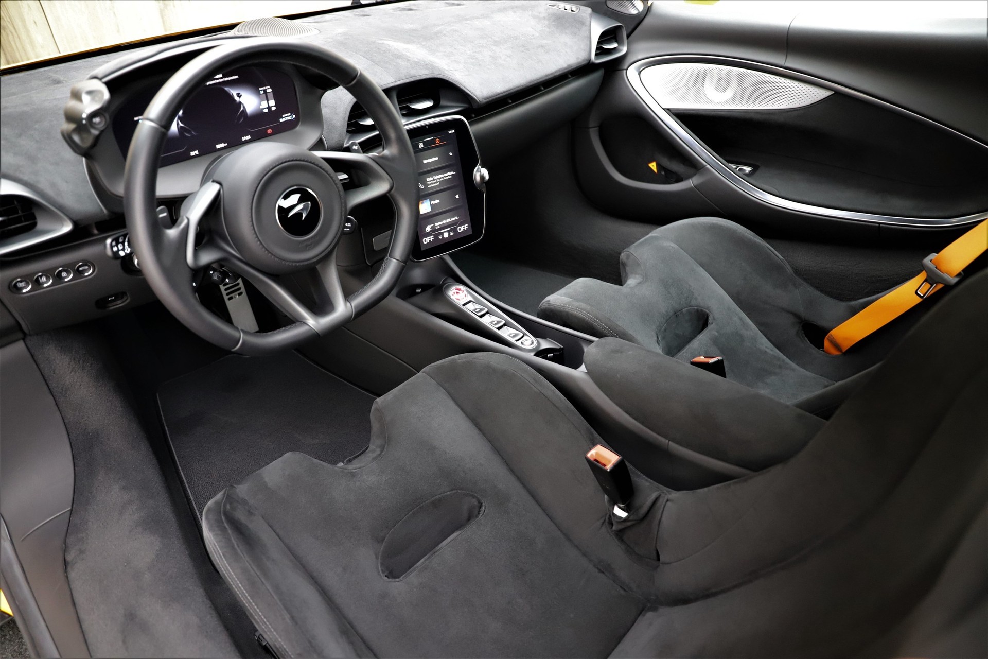 McLAREN ARTURA 3.0 V6-image-5