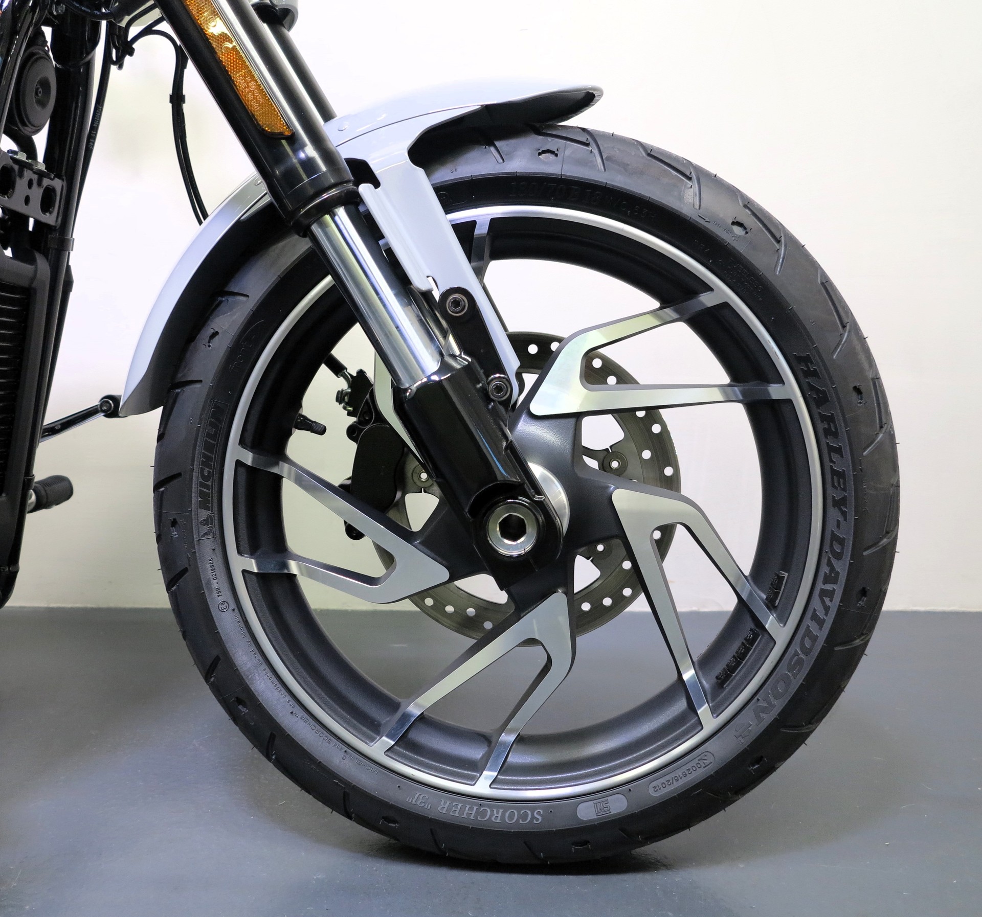 HARLEY-DAVIDSON FLSB Sport Glide 107-image-4