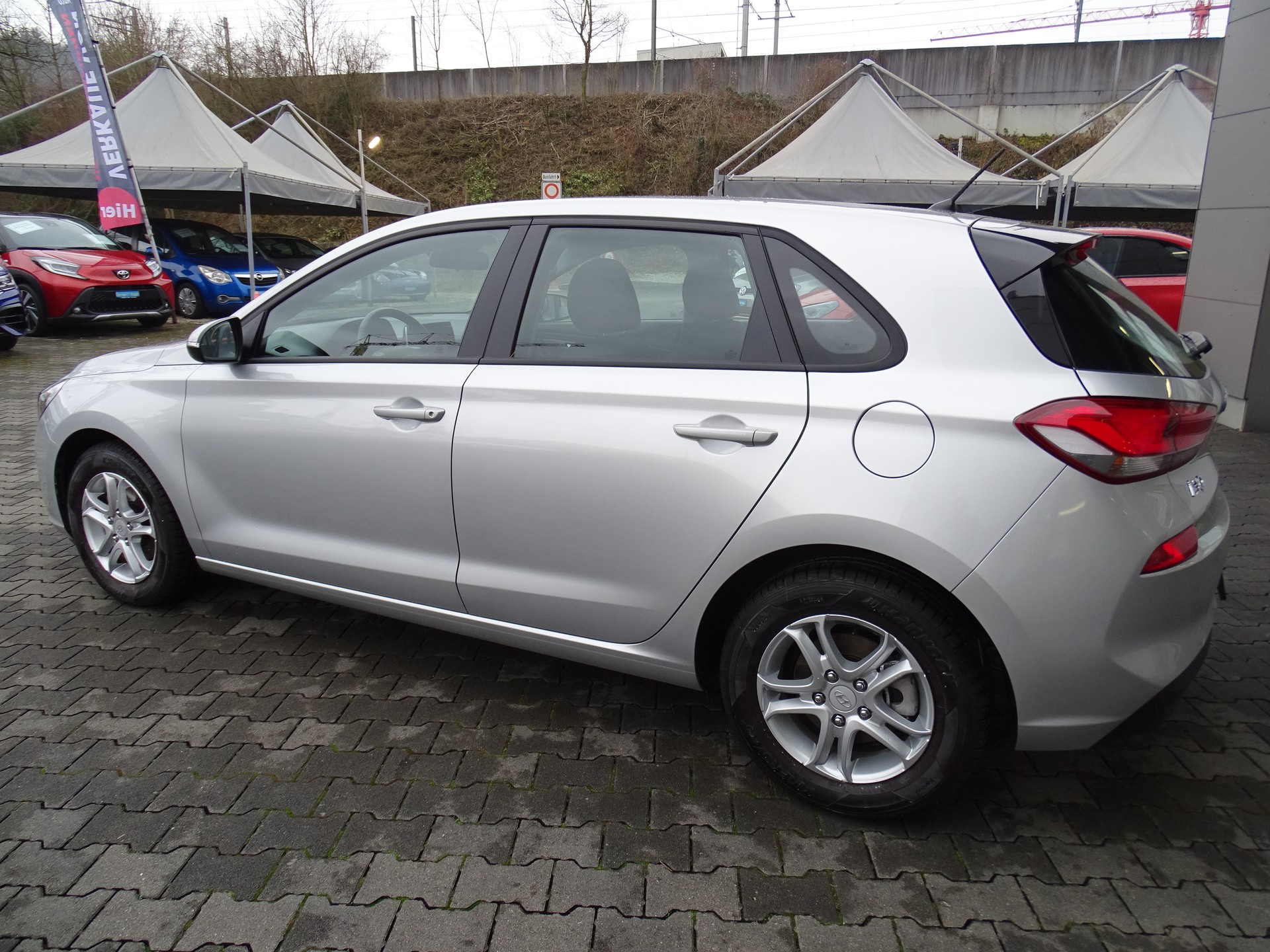 HYUNDAI i30 1.4 Pica-image-13
