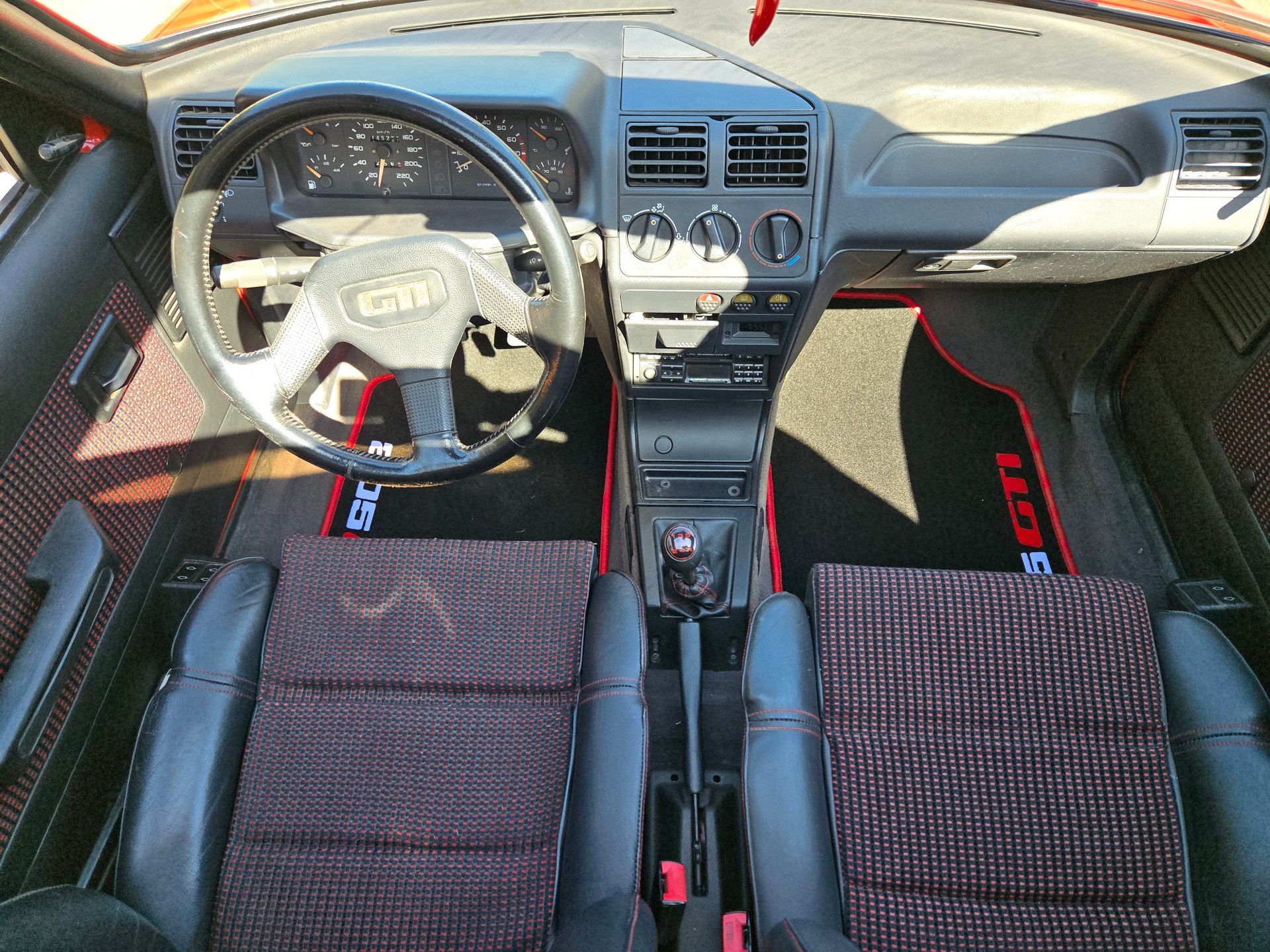 PEUGEOT 205 1.9 GTi-image-8