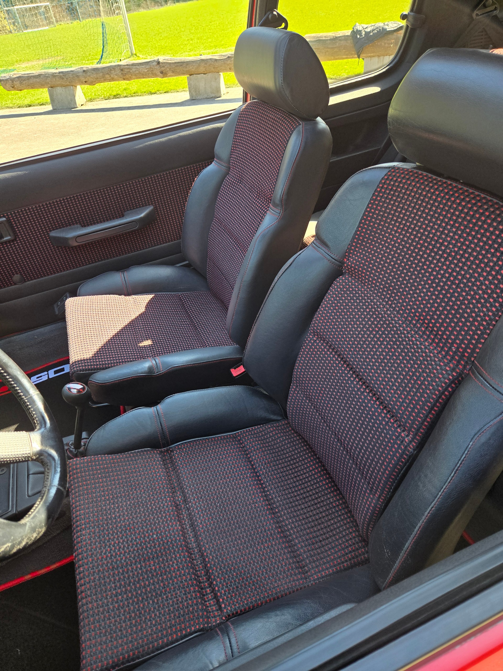 PEUGEOT 205 1.9 GTi-image-6