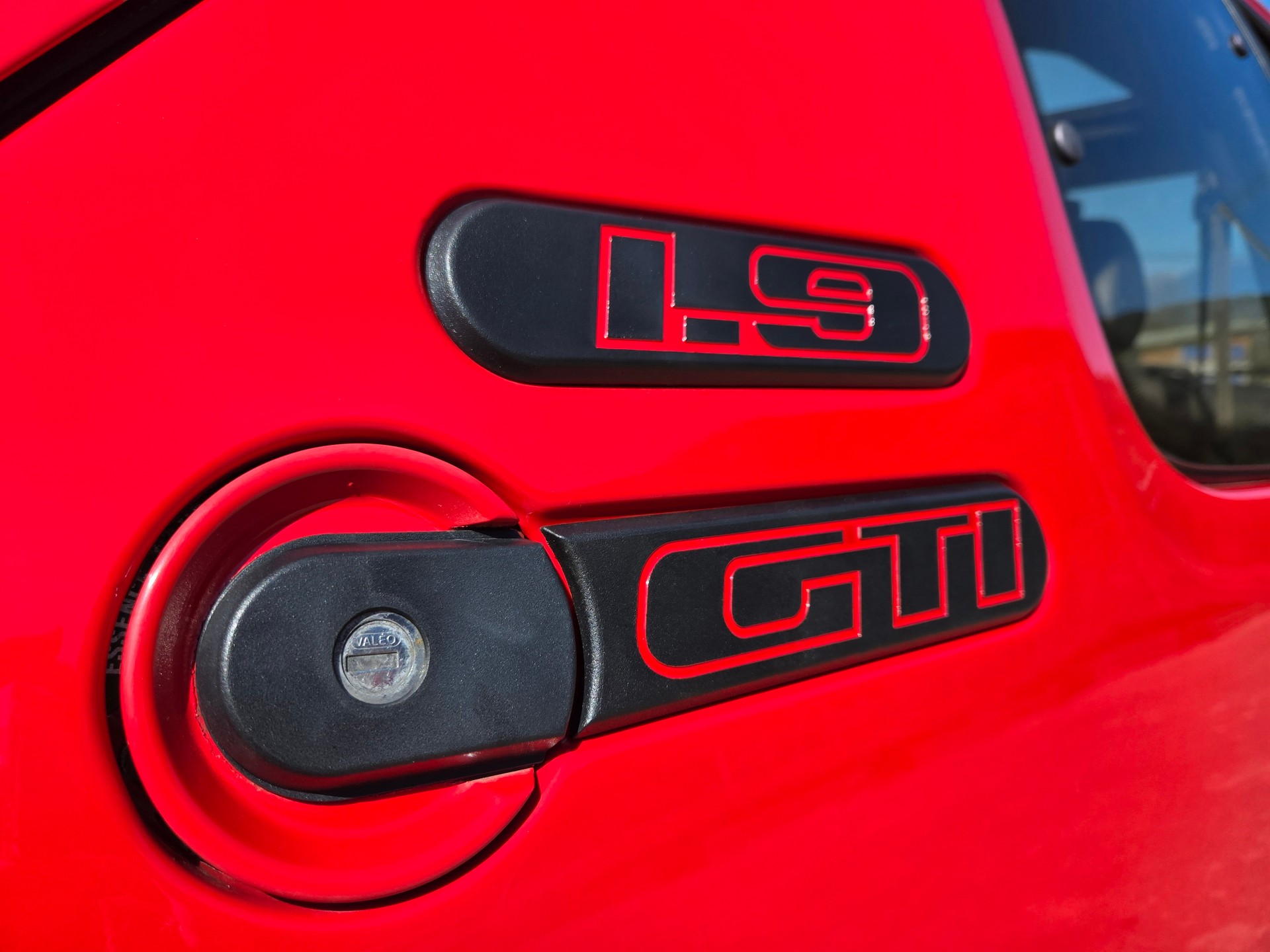 PEUGEOT 205 1.9 GTi-image-4