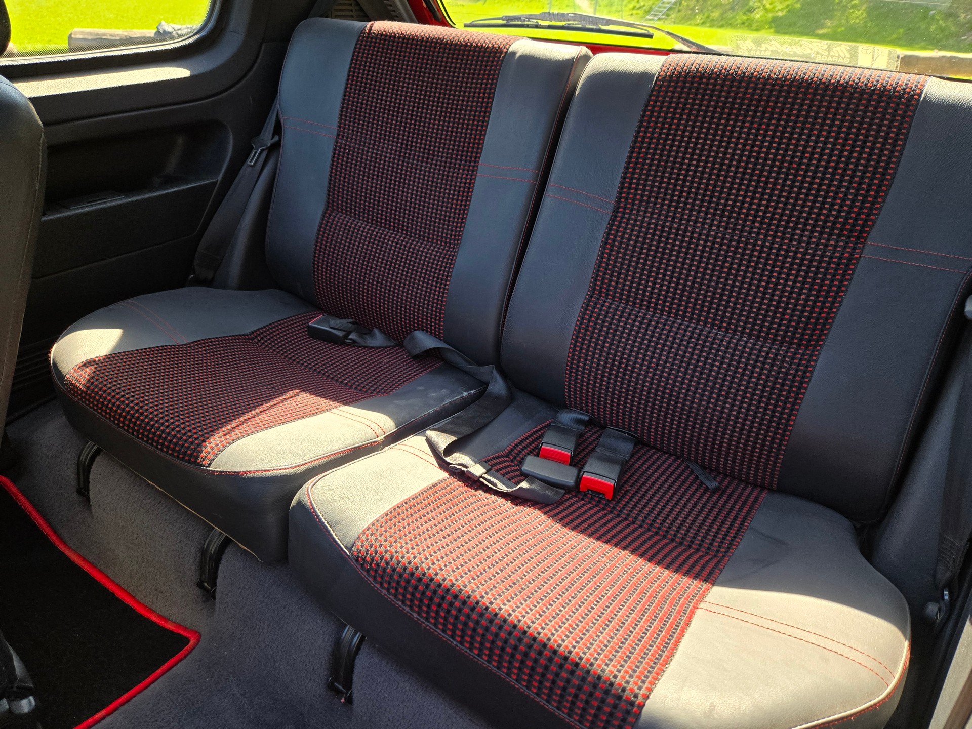 PEUGEOT 205 1.9 GTi-image-12