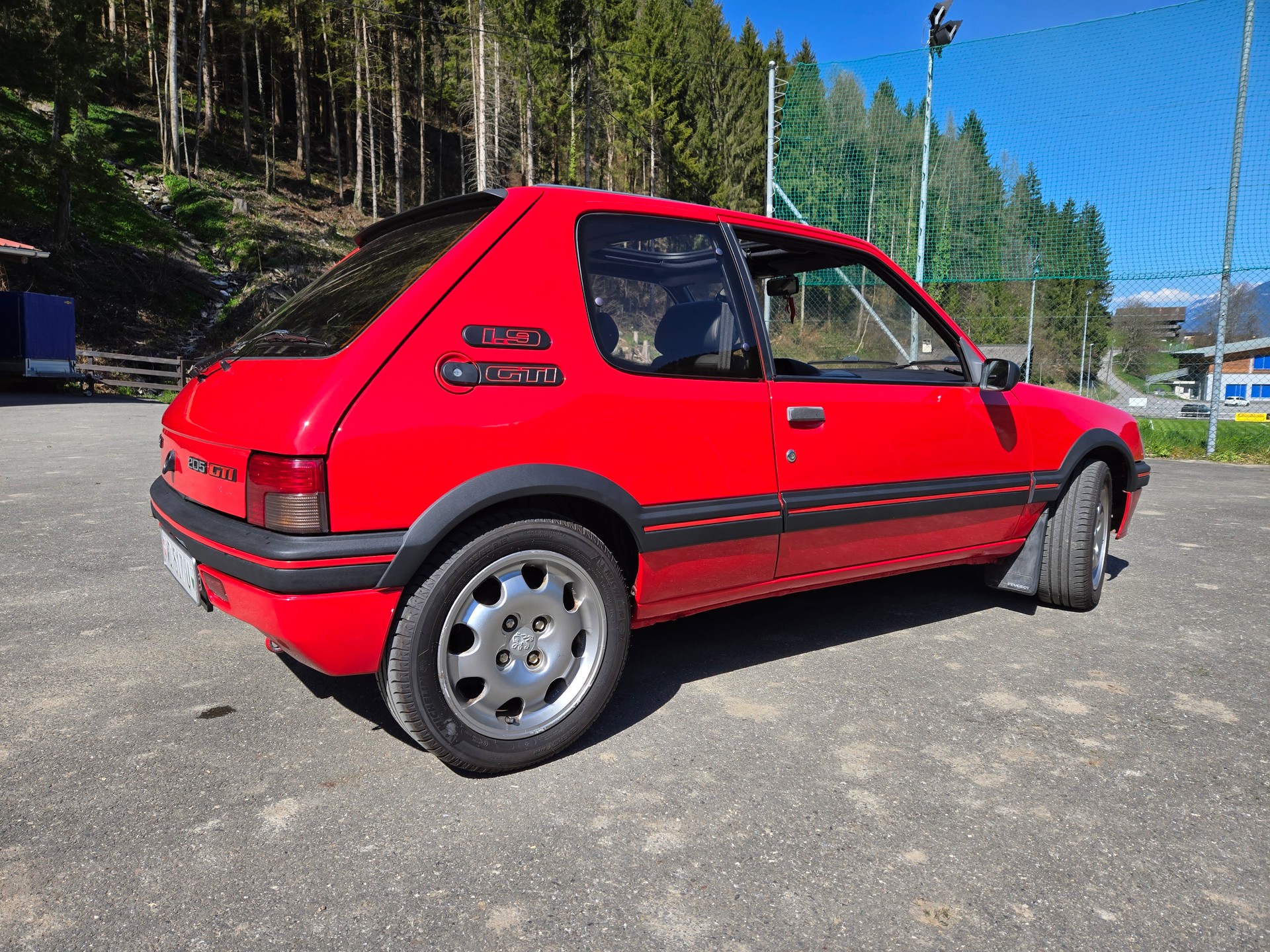 PEUGEOT 205 1.9 GTi-image-3