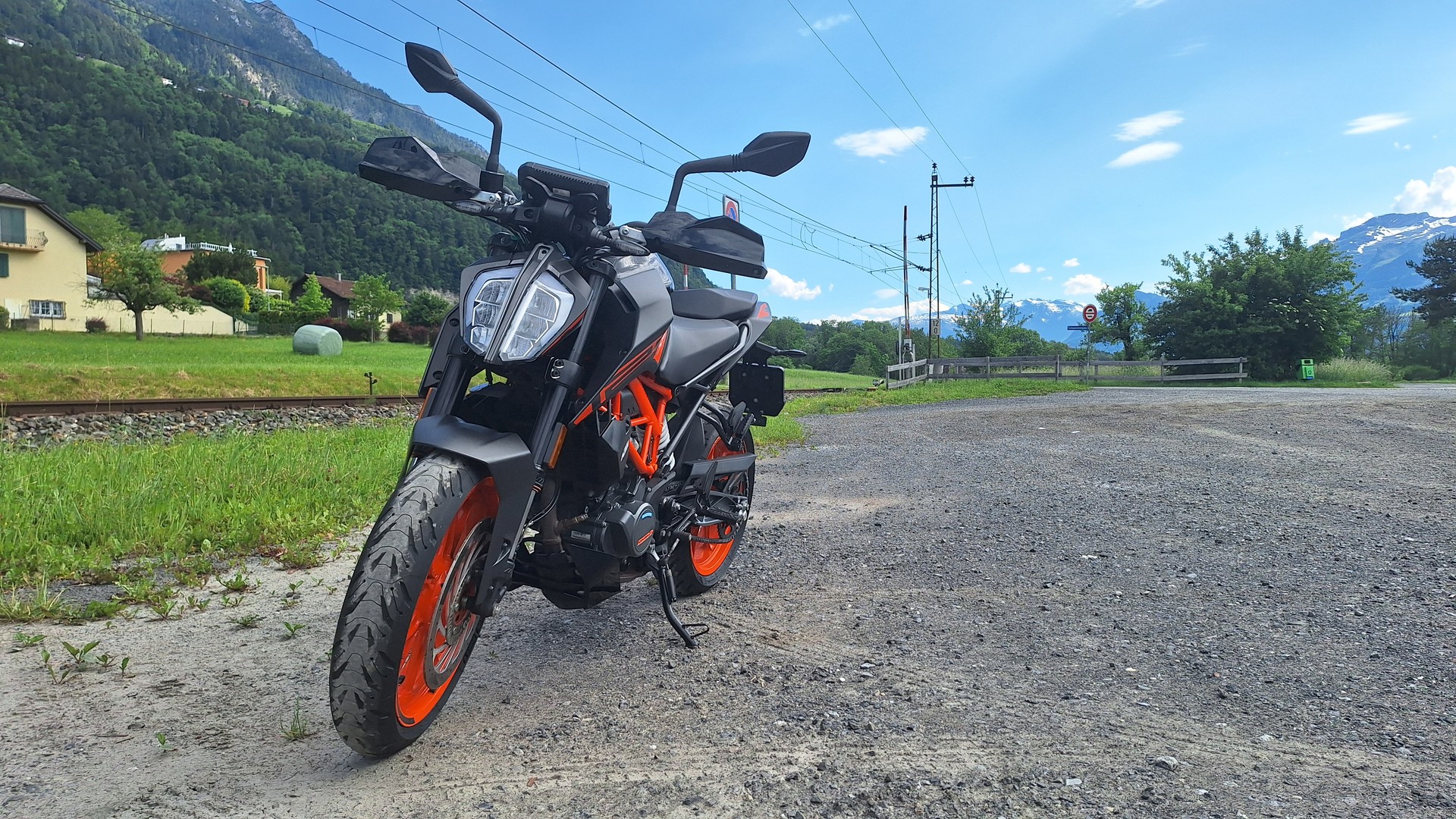 KTM 125 Duke-image-1
