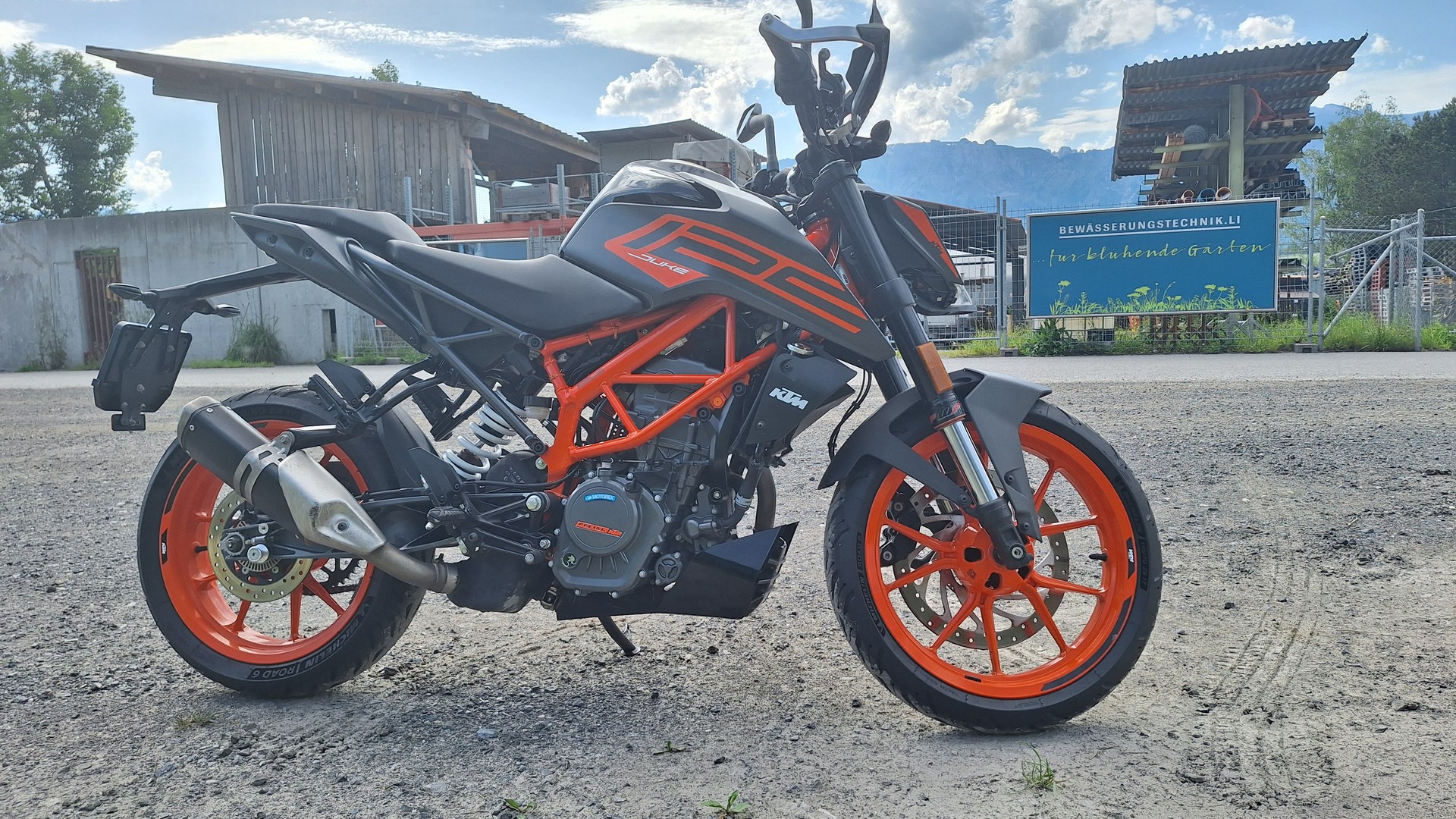 KTM 125 Duke-image-2