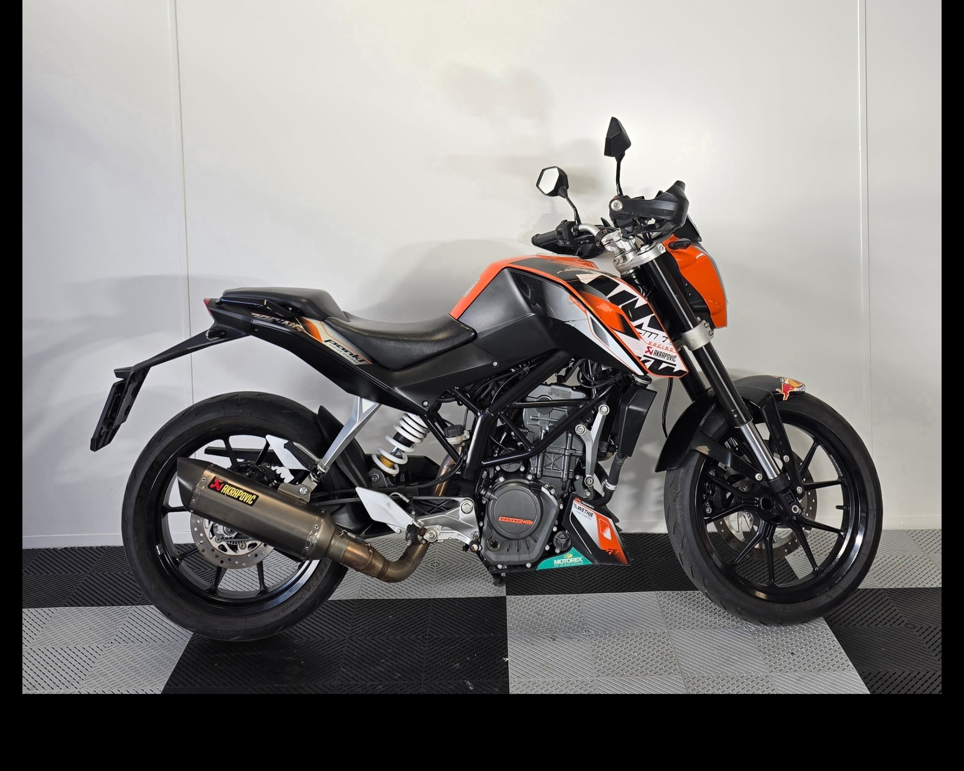KTM 200 Duke-image-1
