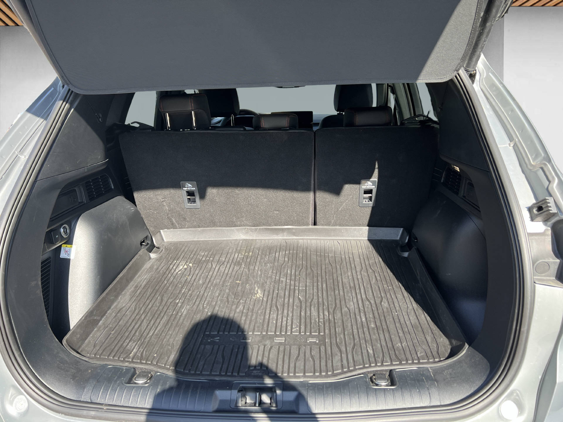 FORD Kuga 2.5 Plug-in Hybrid ST-Line X-image-9
