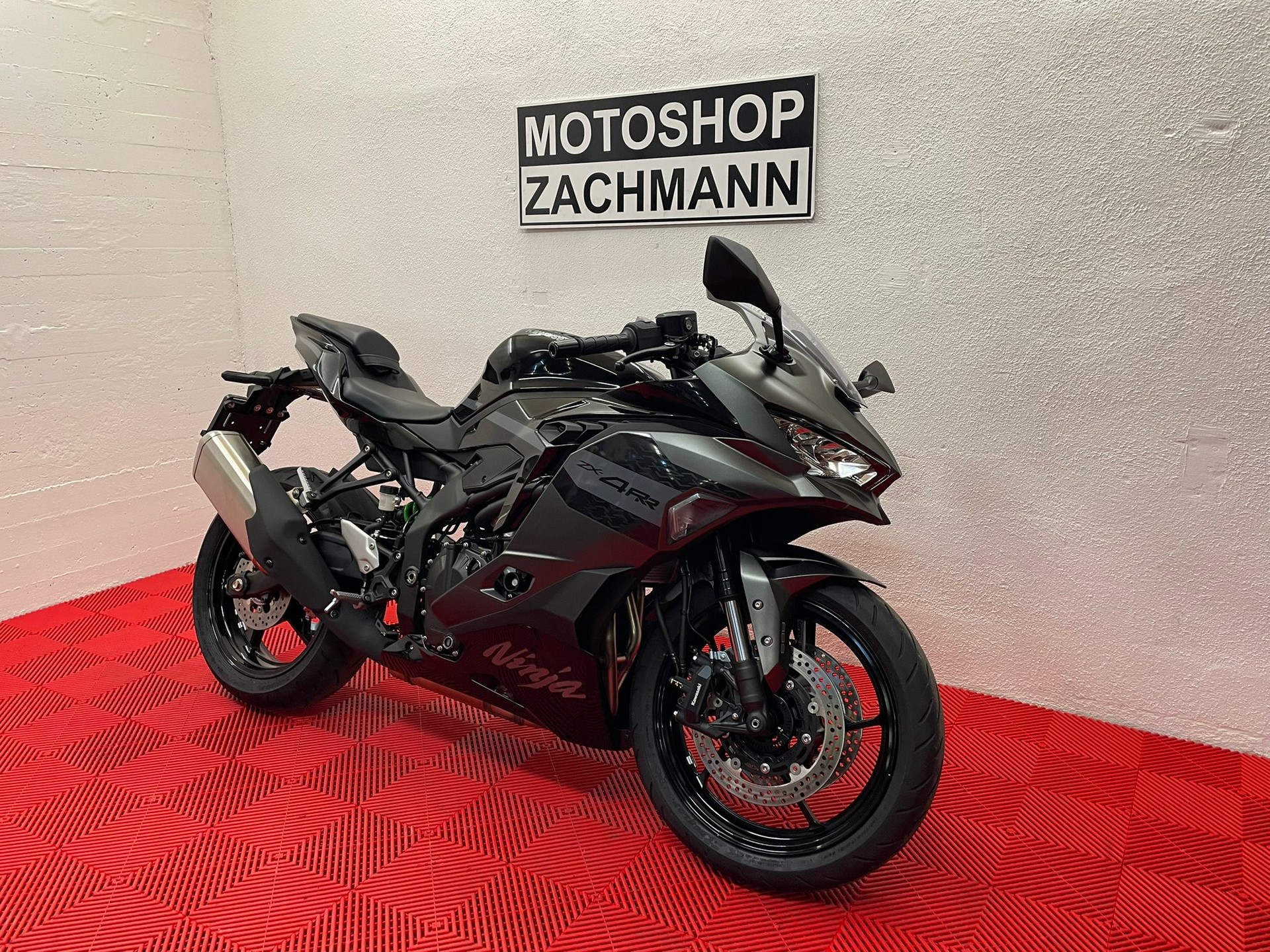 KAWASAKI Ninja ZX-4RR 2026-image-2