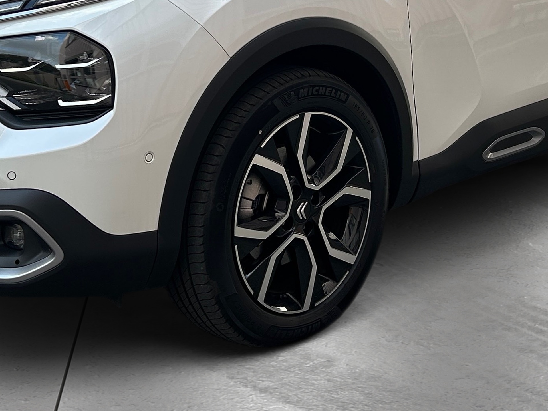 CITROEN C4 X 100 kW Shine-image-3