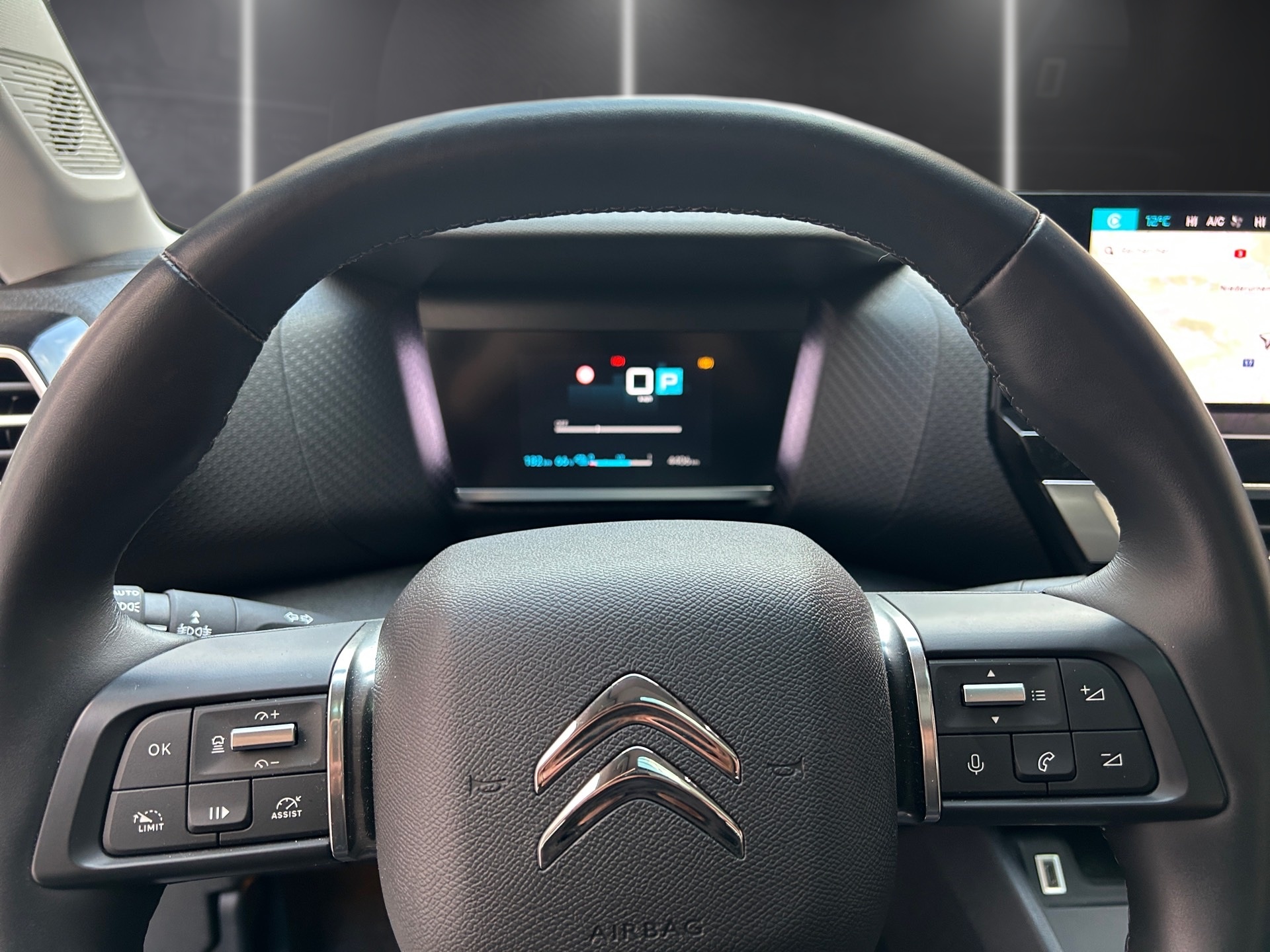 CITROEN C4 X 100 kW Shine-image-8