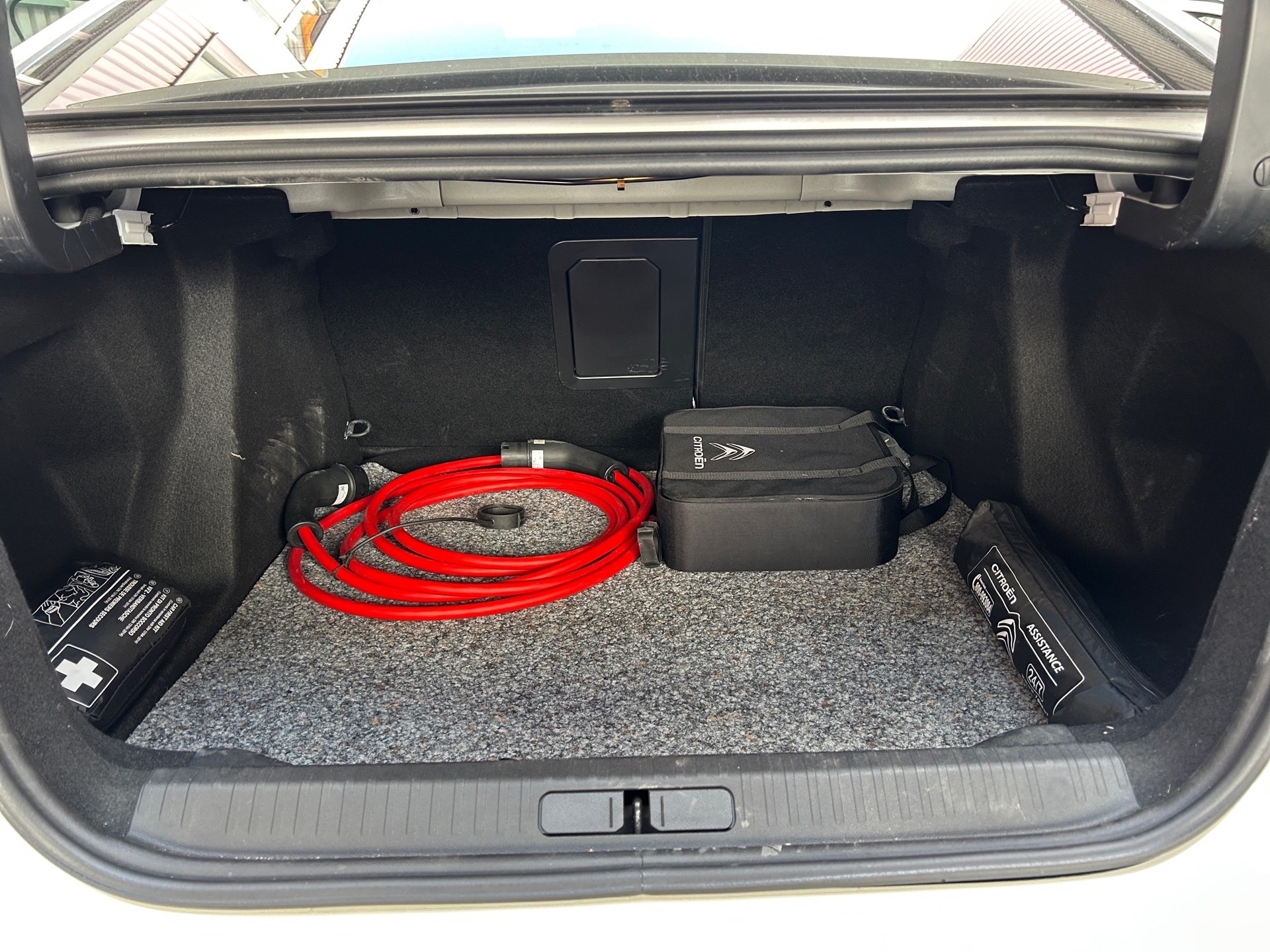 CITROEN C4 X 100 kW Shine-image-12