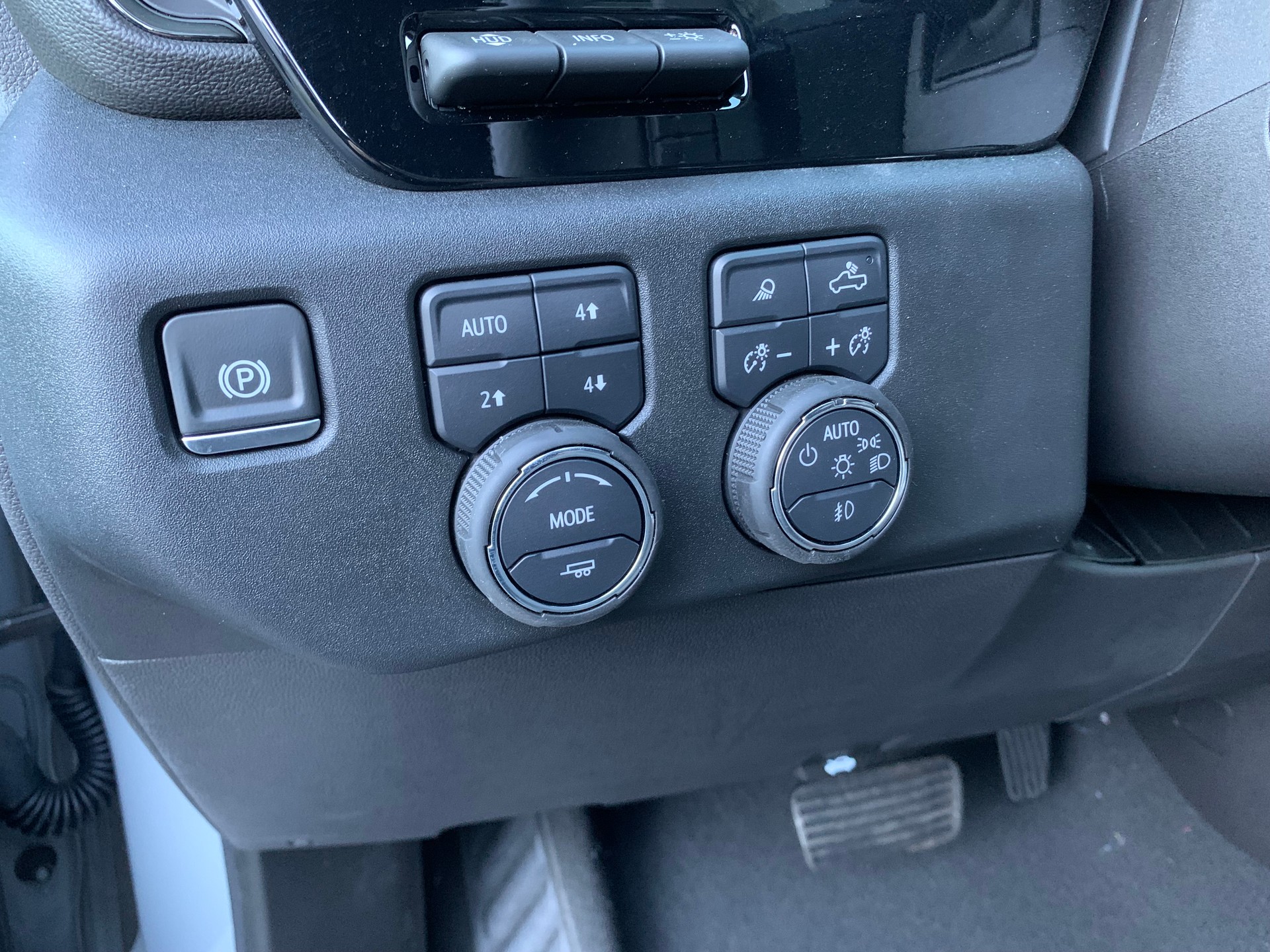 CHEVROLET Silverado Crew Cab 1500 ZR2 6.2l V8 4WD MY25-image-10