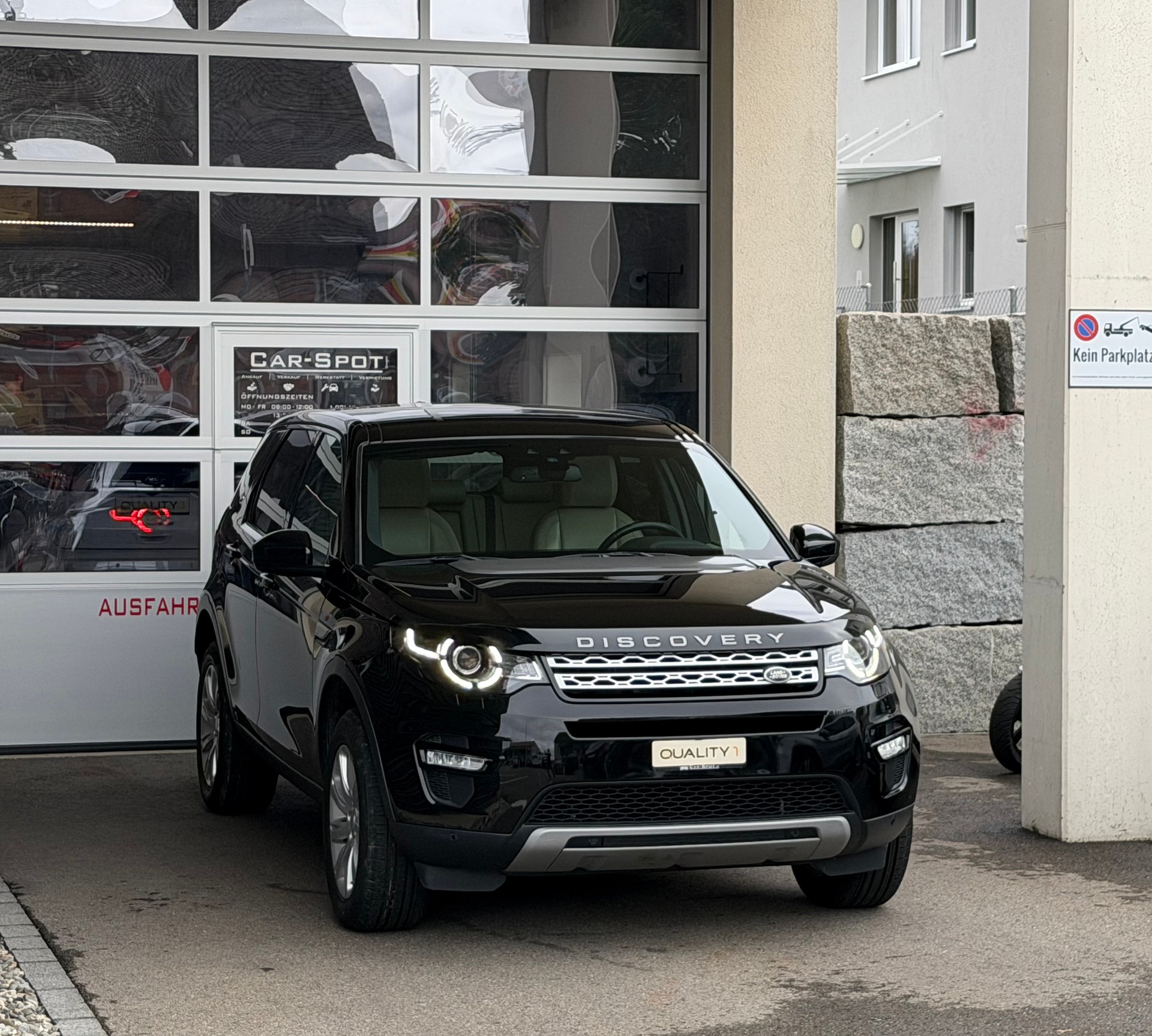 LAND ROVER Discovery Sport 2.0 TD4 HSE AT9-showroom-element-2