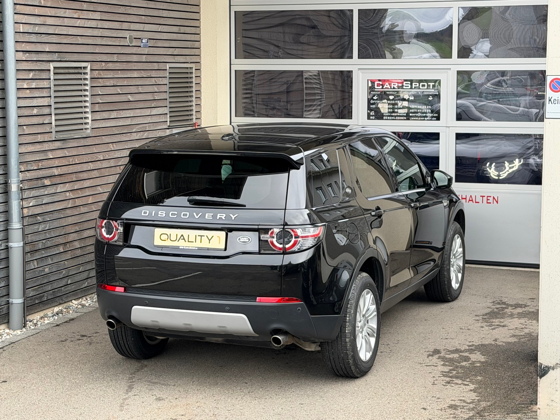LAND ROVER Discovery Sport 2.0 TD4 HSE AT9-showroom-element-3
