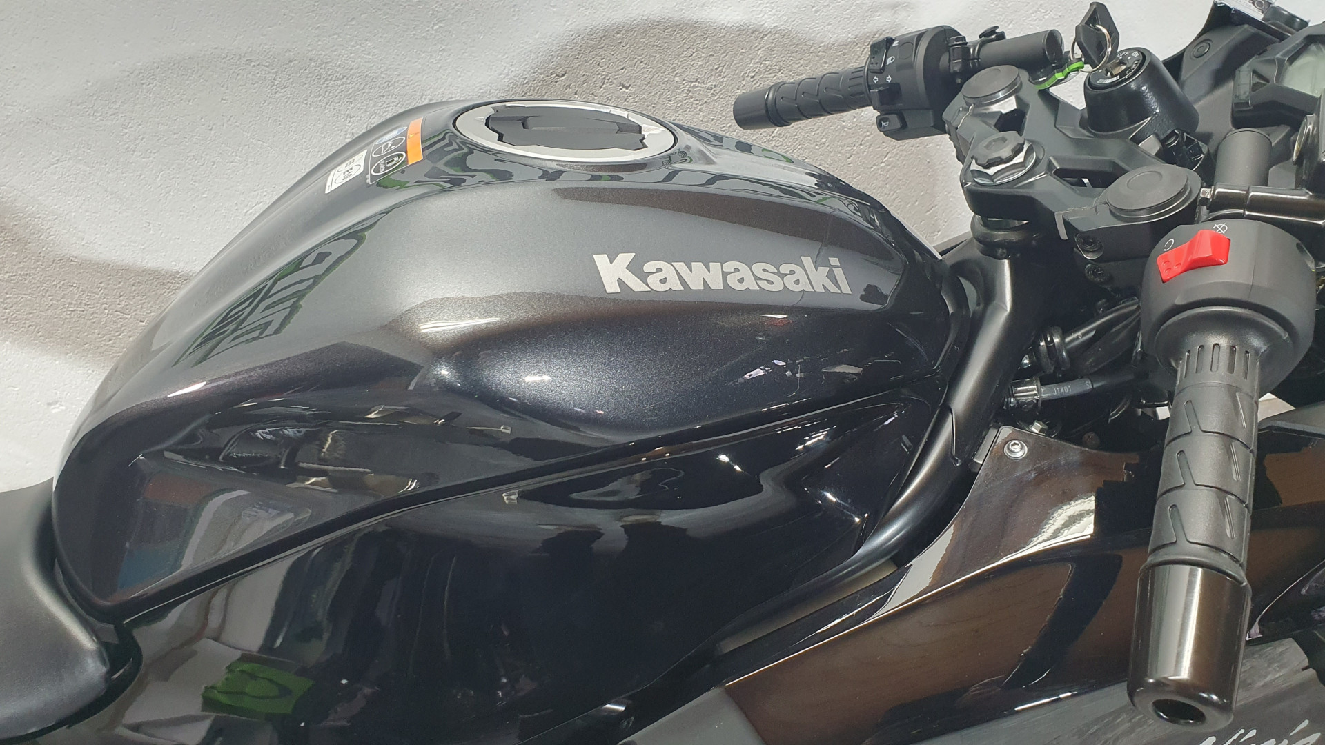 KAWASAKI Ninja 125-image-5