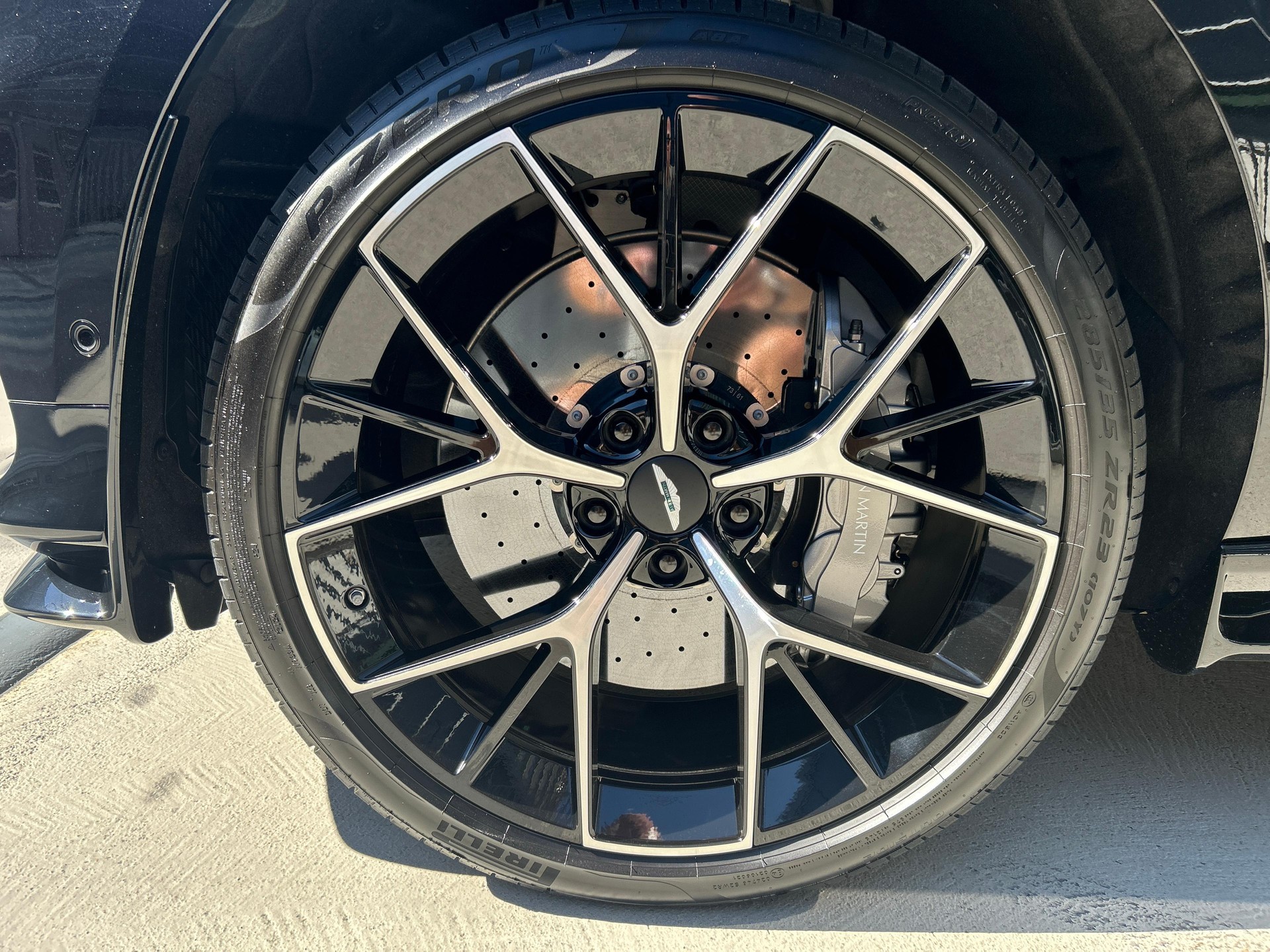 ASTON MARTIN DBX 707 4.0 V8 Bi-Turbo-image-18