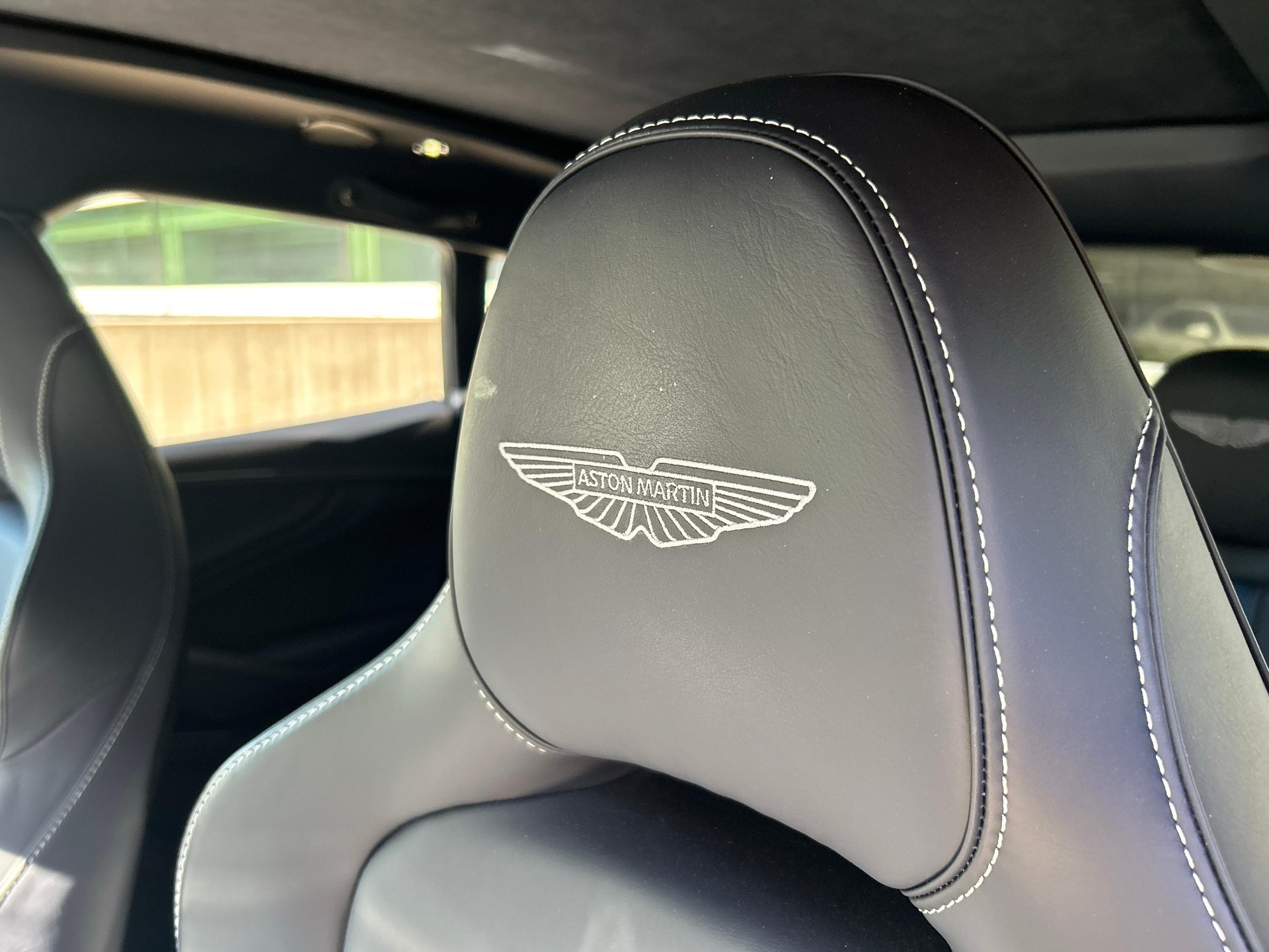 ASTON MARTIN DBX 707 4.0 V8 Bi-Turbo-image-20