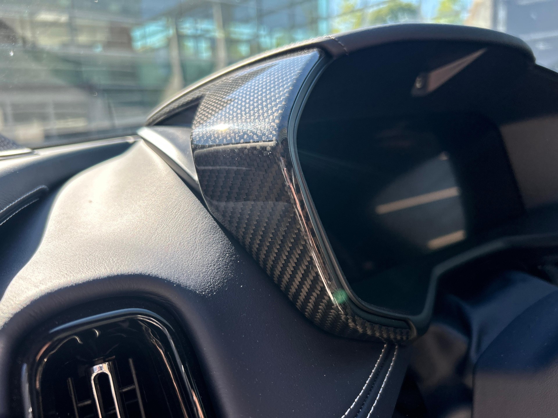 ASTON MARTIN DBX 707 4.0 V8 Bi-Turbo-image-23
