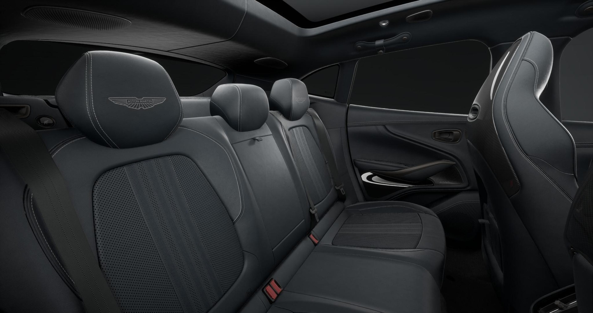 ASTON MARTIN DBX 707 4.0 V8 Bi-Turbo-image-36