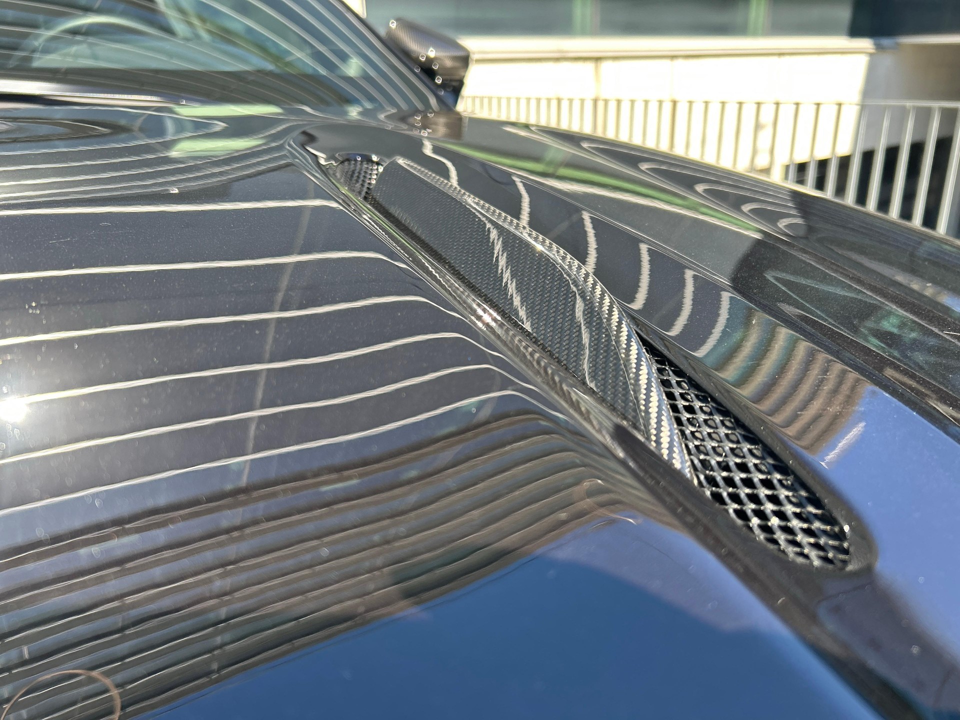 ASTON MARTIN DBX 707 4.0 V8 Bi-Turbo-image-19