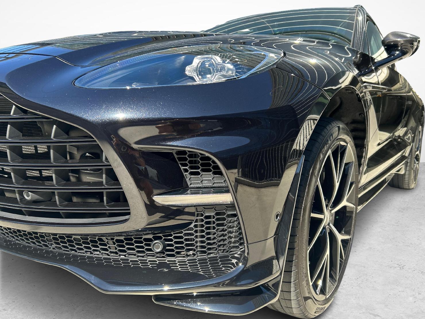 ASTON MARTIN DBX 707 4.0 V8 Bi-Turbo-image-16
