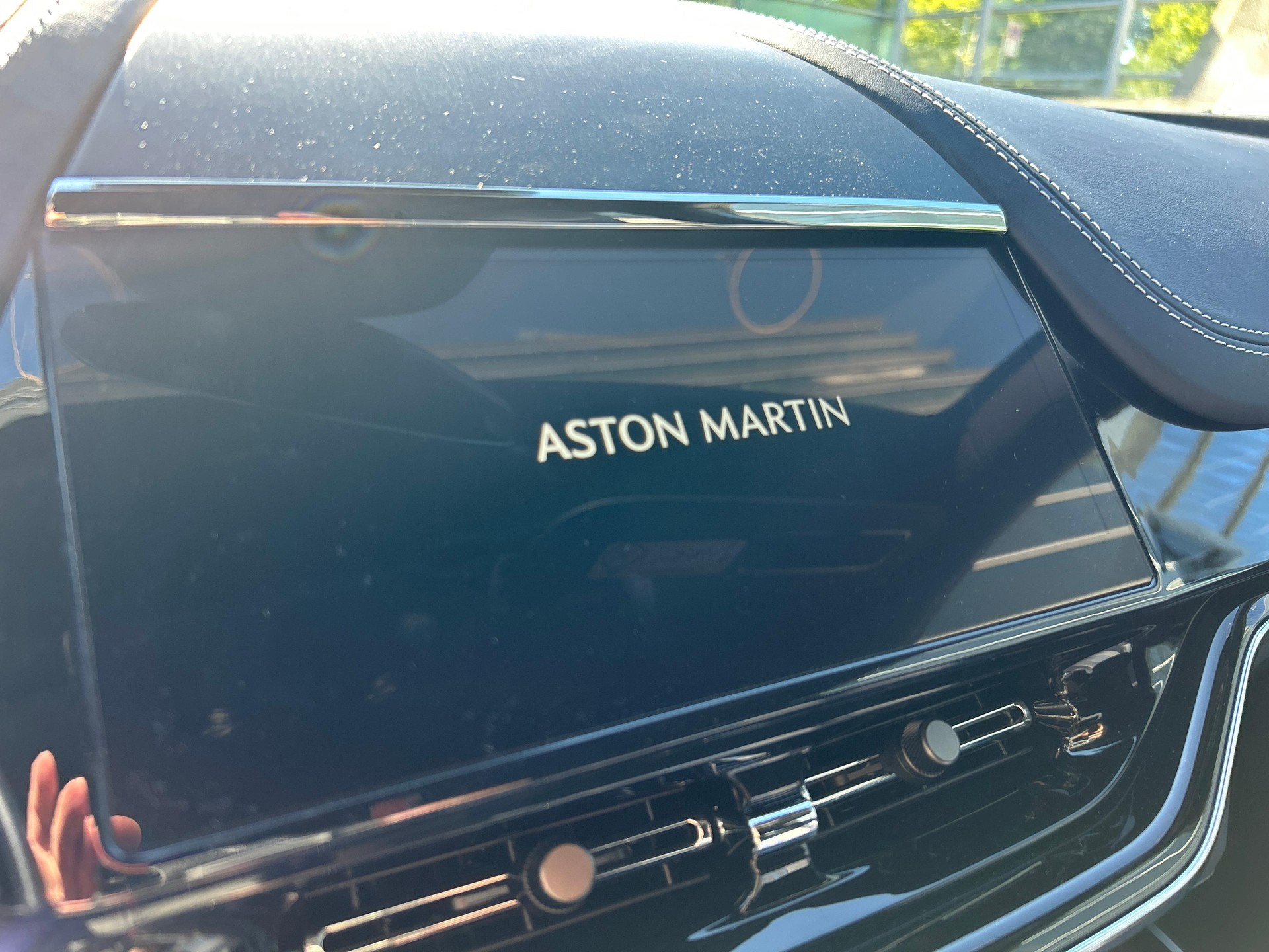 ASTON MARTIN DBX 707 4.0 V8 Bi-Turbo-image-25