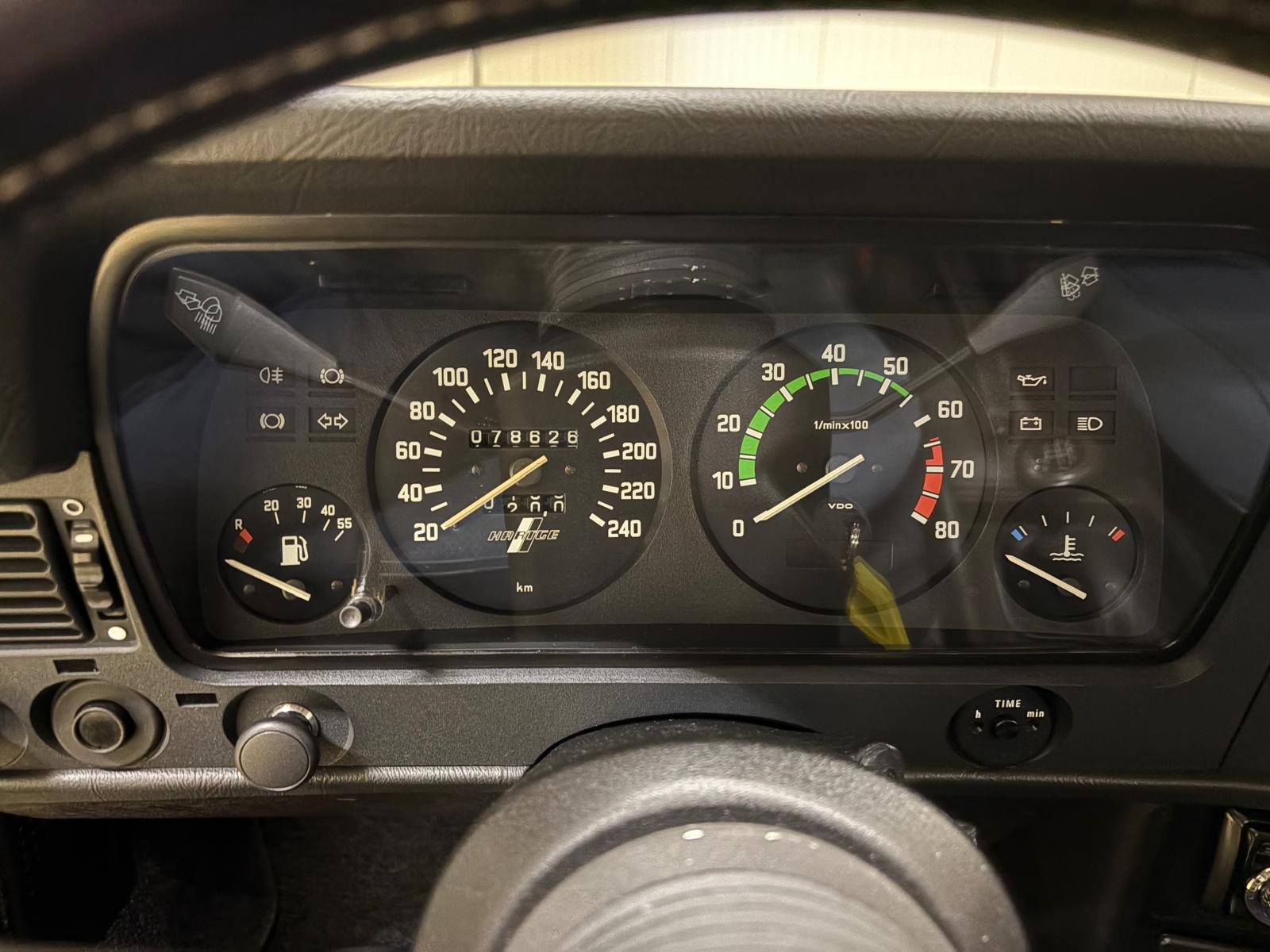 BMW 323-image-3