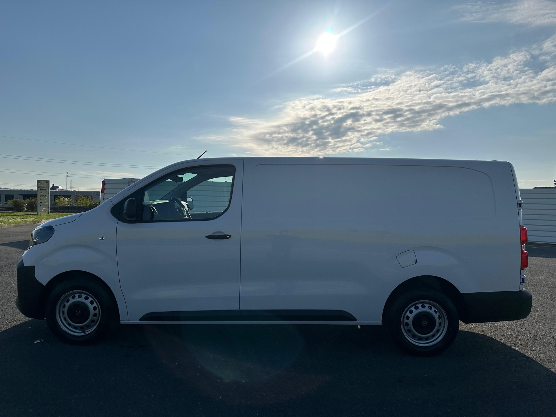 OPEL Vivaro Cargo 2.0 D s/s XL EN Aut.-image-19