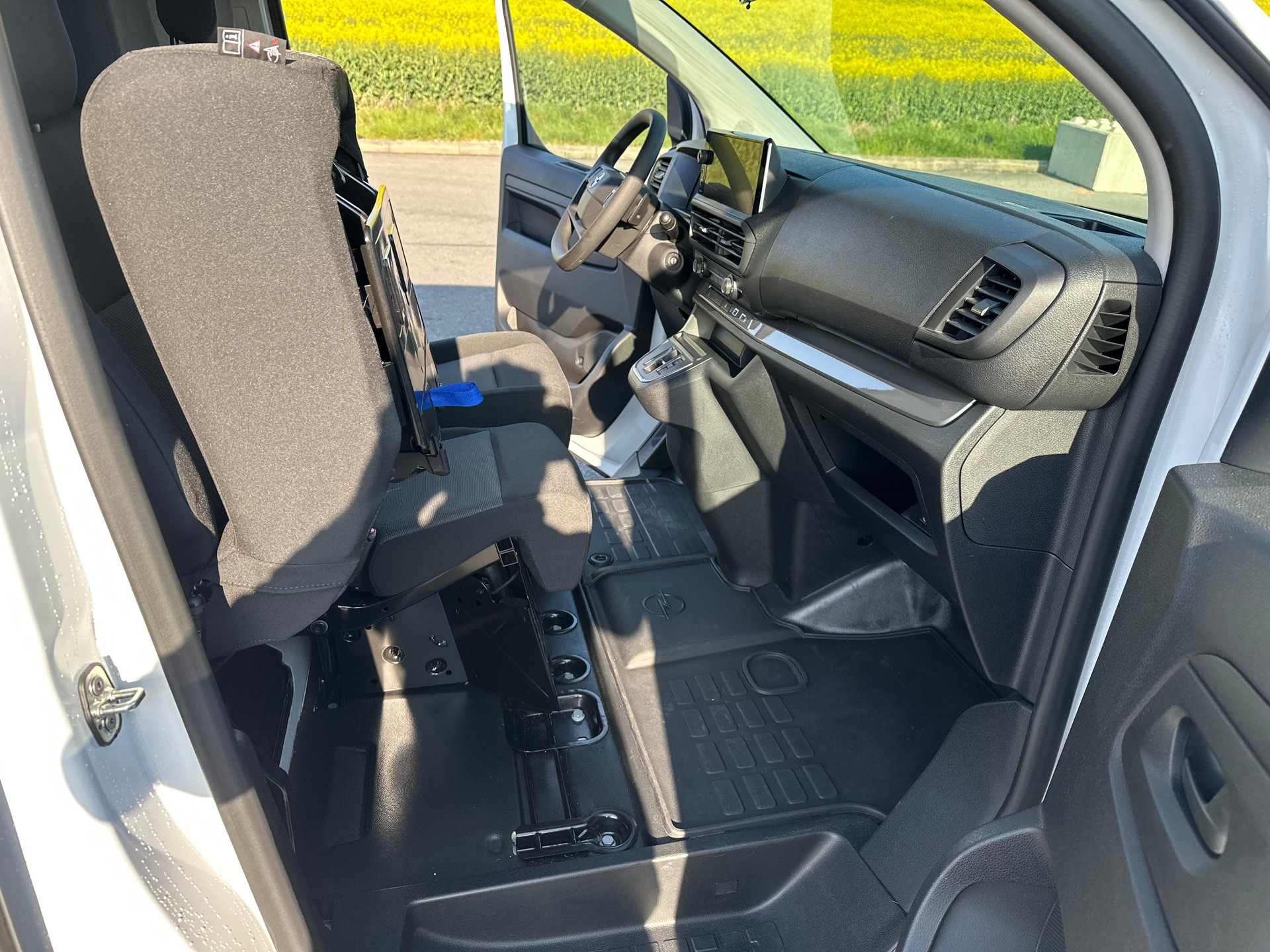 OPEL Vivaro Cargo 2.0 D s/s XL EN Aut.-image-29