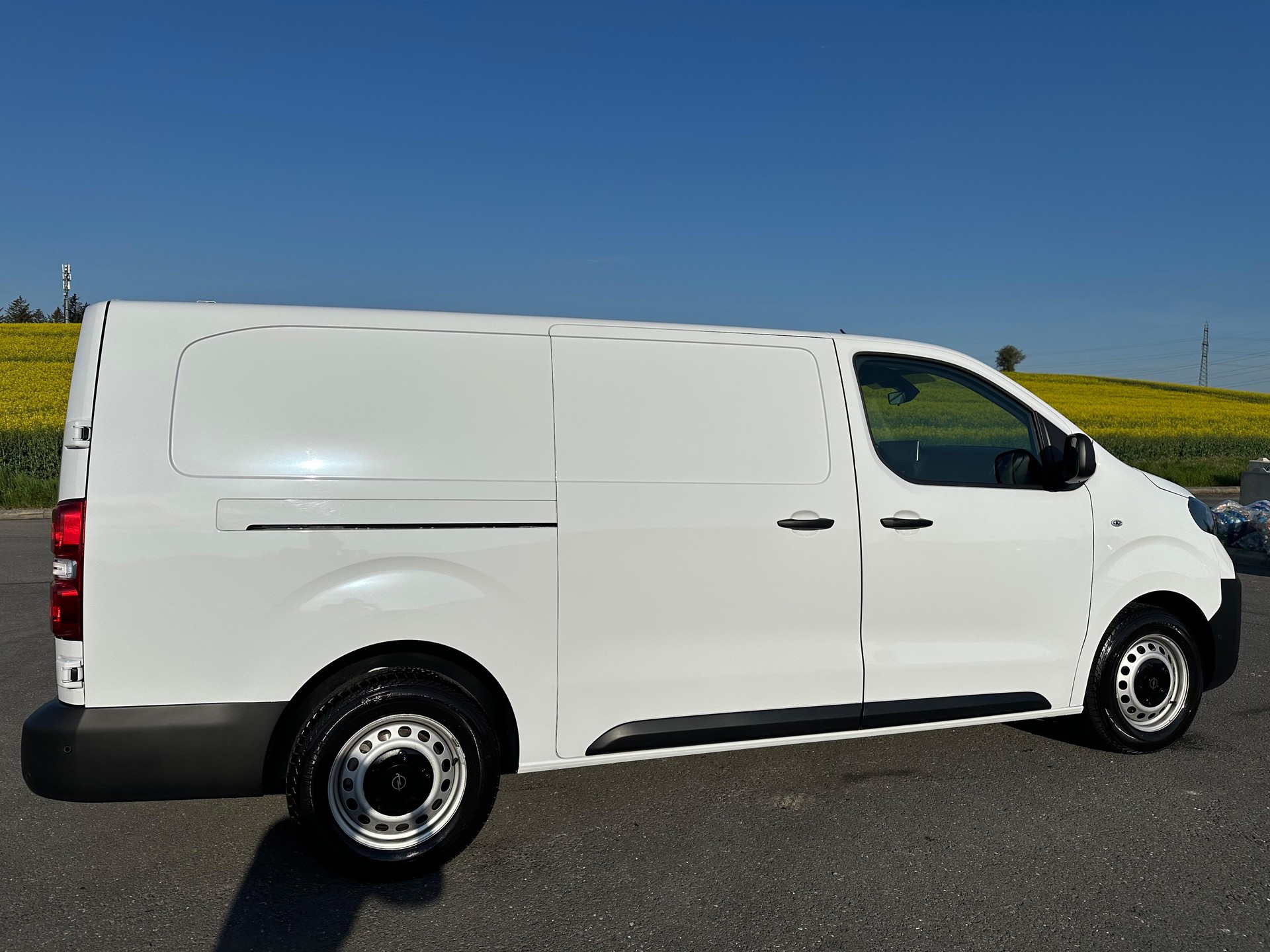 OPEL Vivaro Cargo 2.0 D s/s XL EN Aut.-showroom-element-1